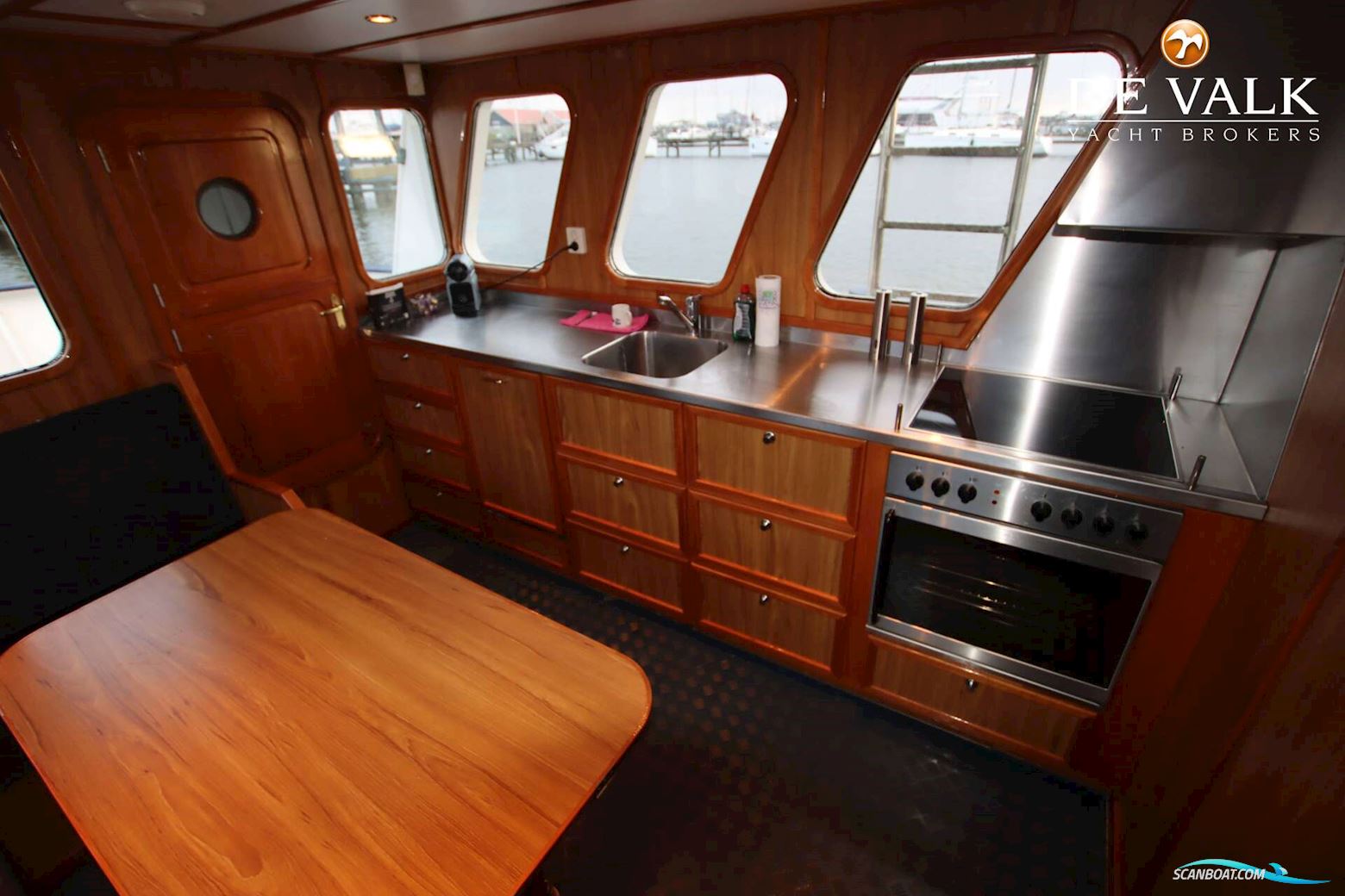 Explorer Motor Yacht