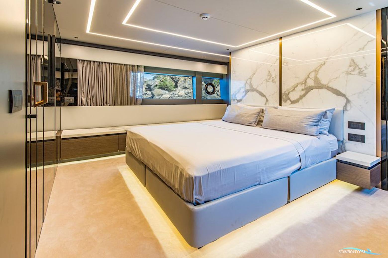Explorer Yachts Explorer 62 Flybridge