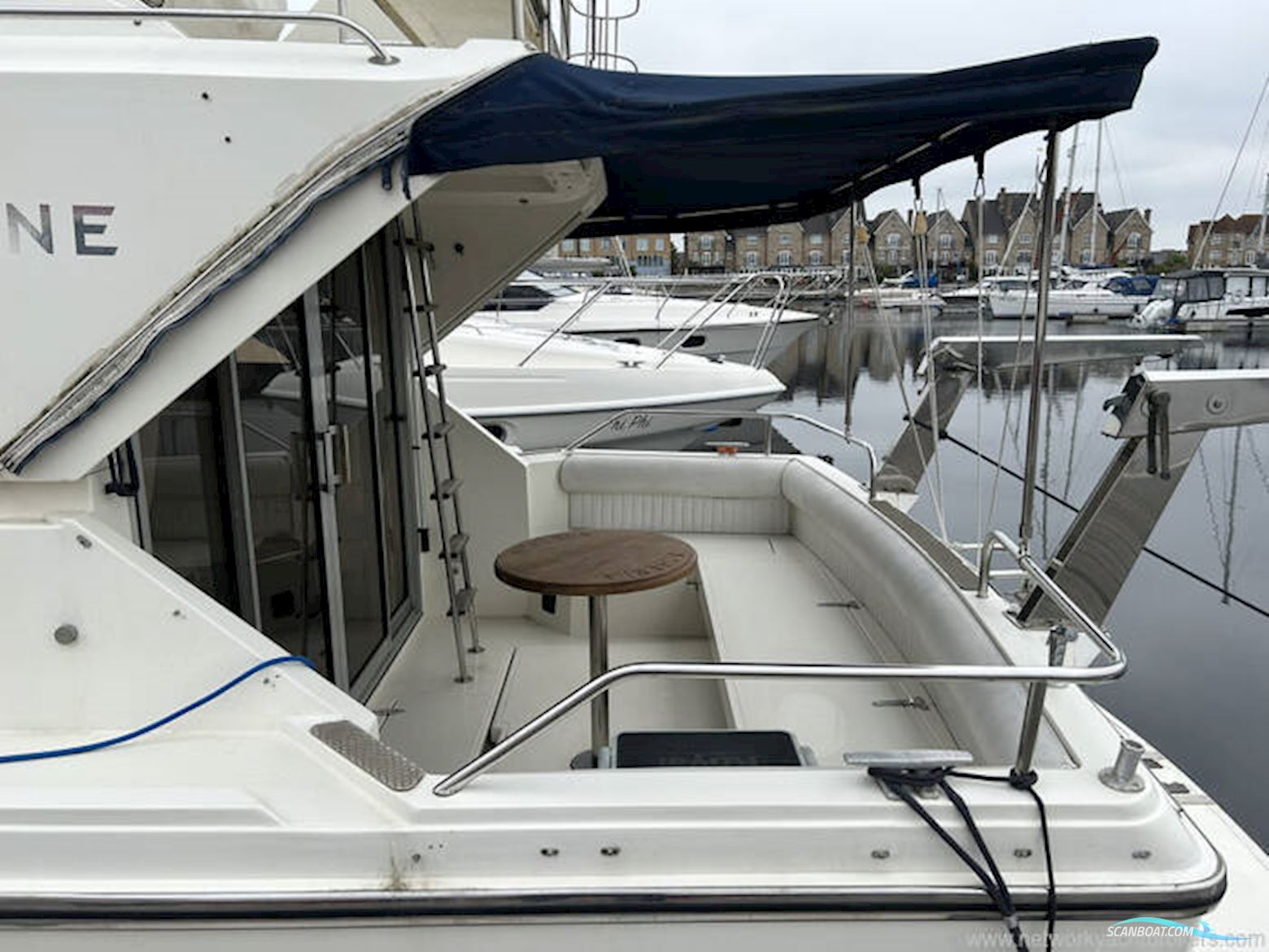 Fairline Corniche