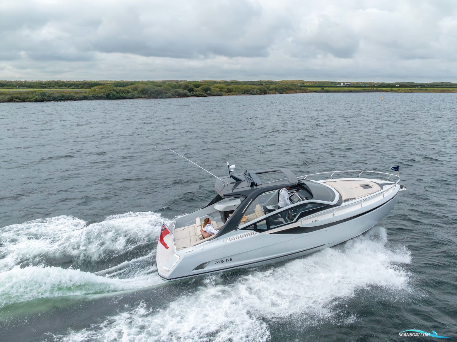 Fairline F//Line 33 Motorboot 2021, mit Volvo Penta Petrol motor, Niederlande