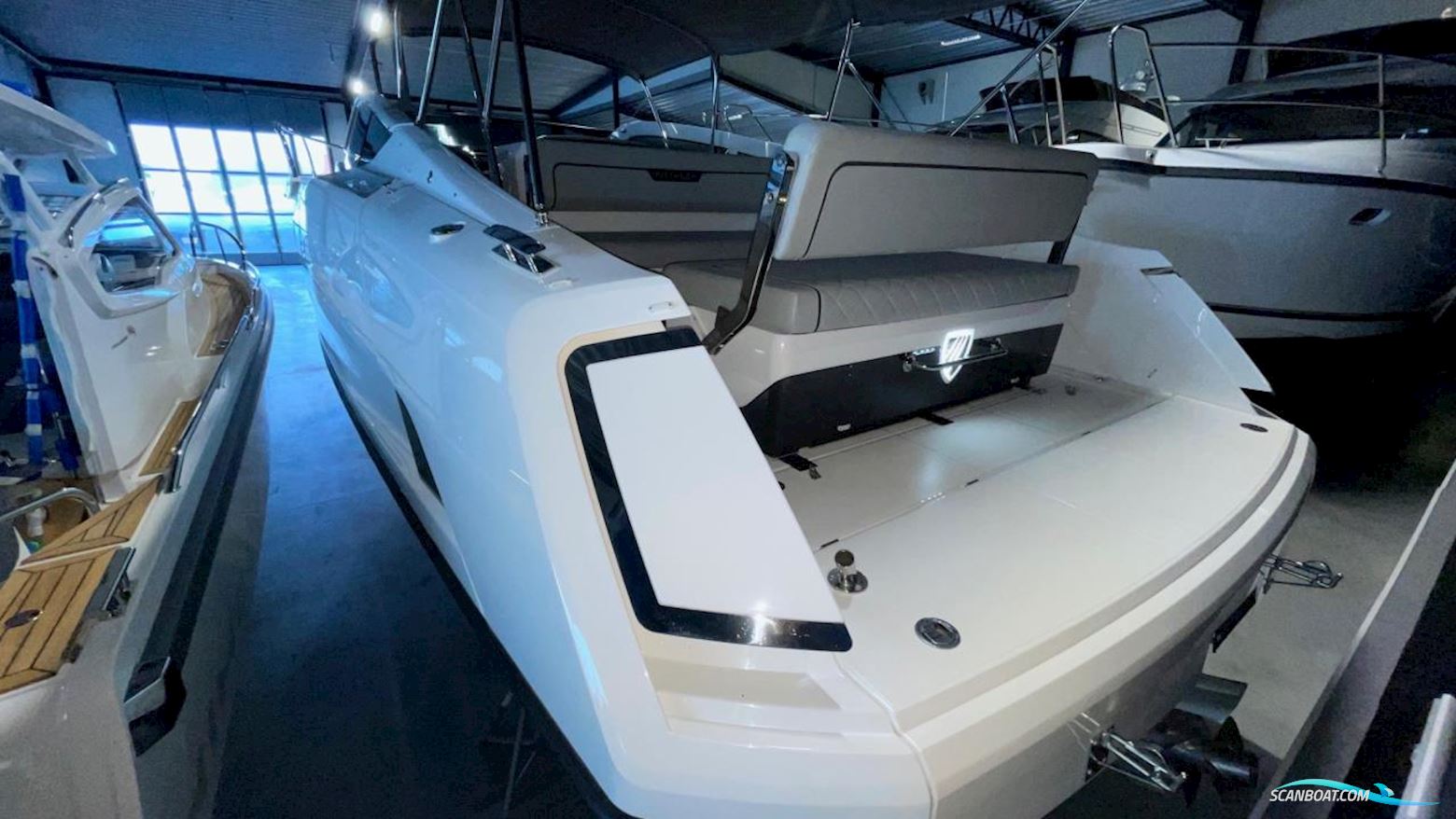 Fairline F//LINE 33