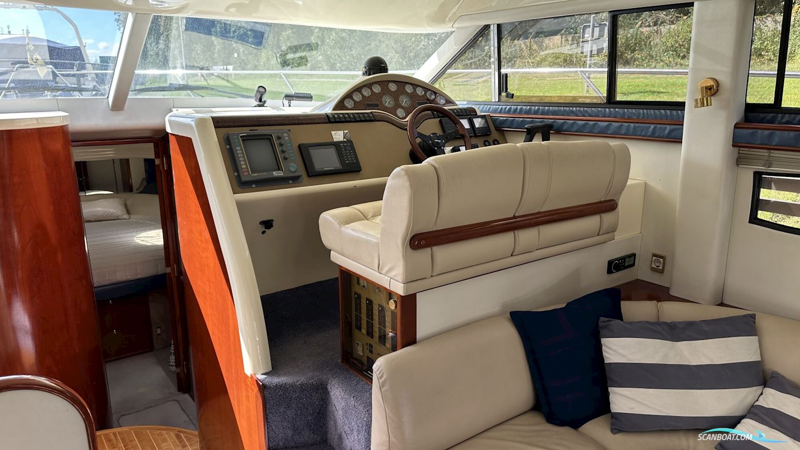 Fairline Phantom 40 Flybridge