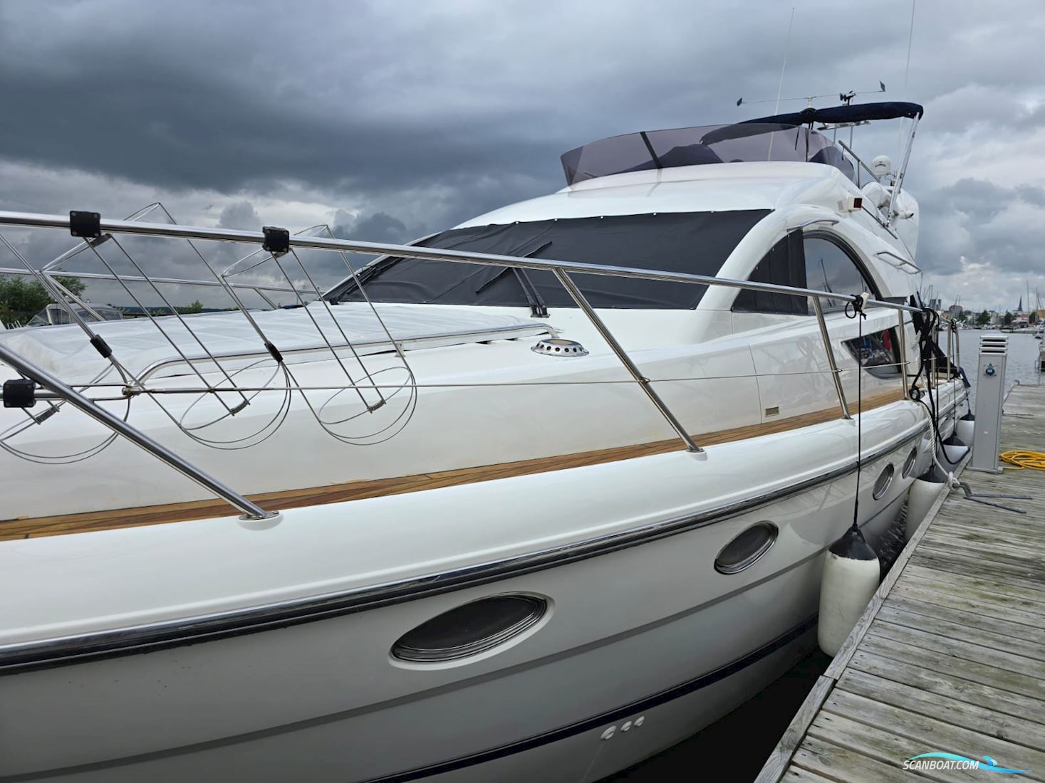 Fairline Phantom 43 Motorboot 2002, mit volvo penta 74p motor, Dänemark