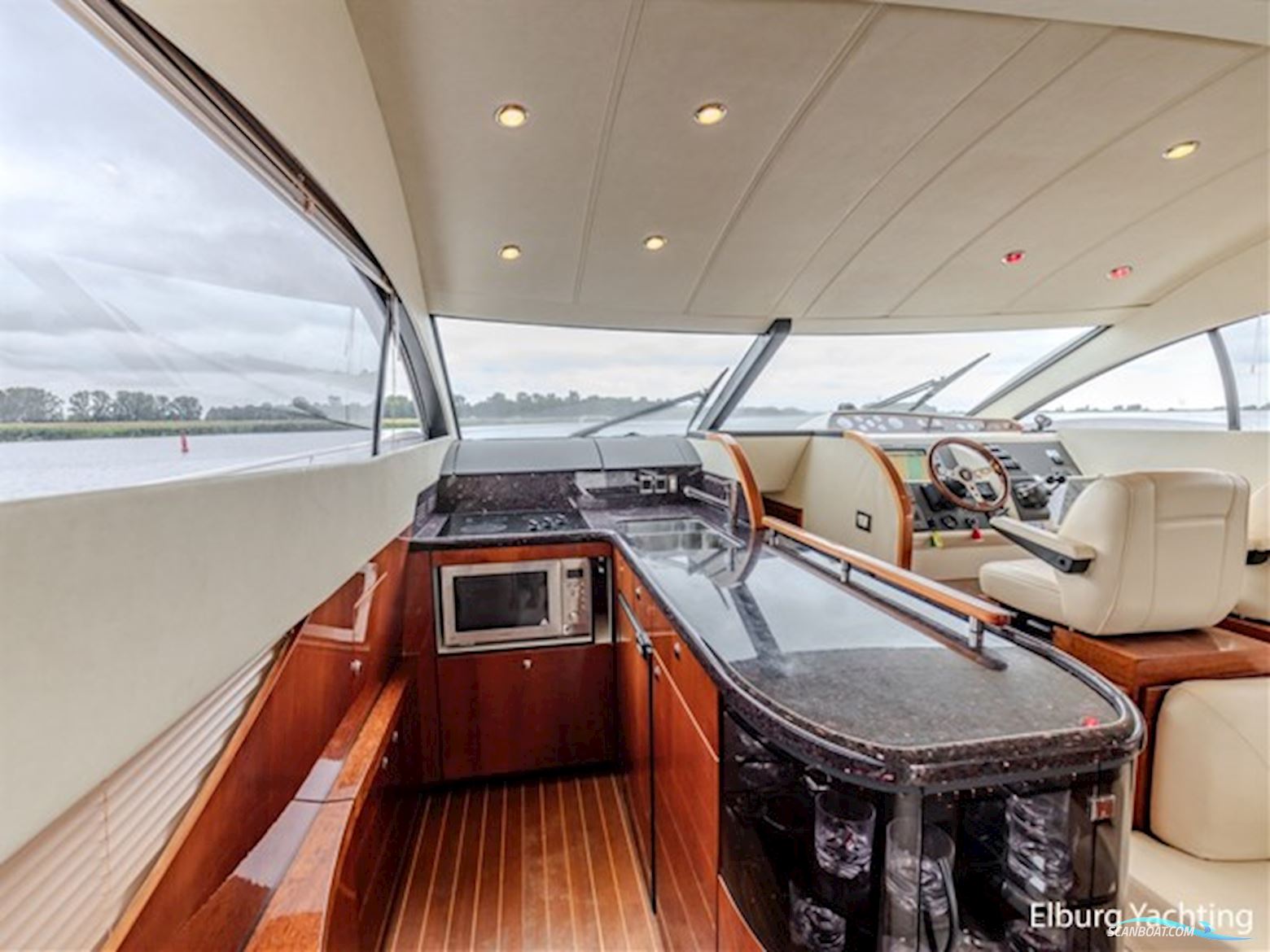 Fairline Phantom 50 - Flybridge 