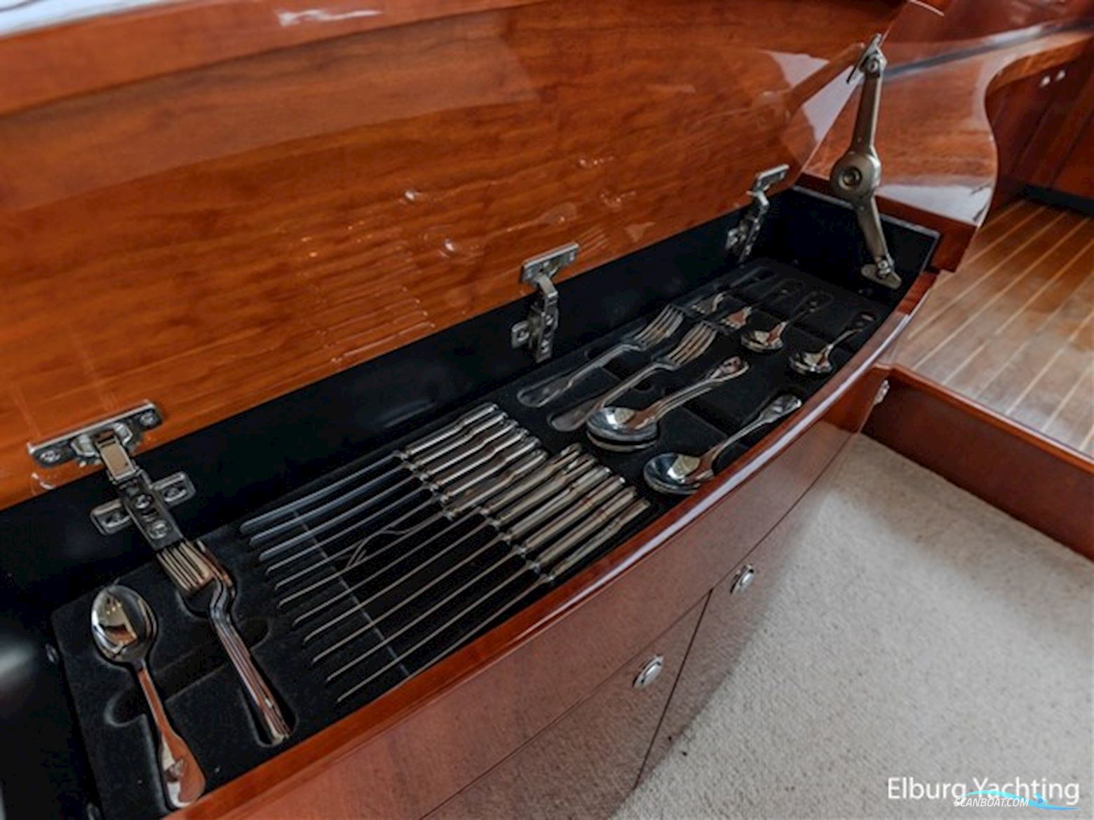 Fairline Phantom 50 - Flybridge 