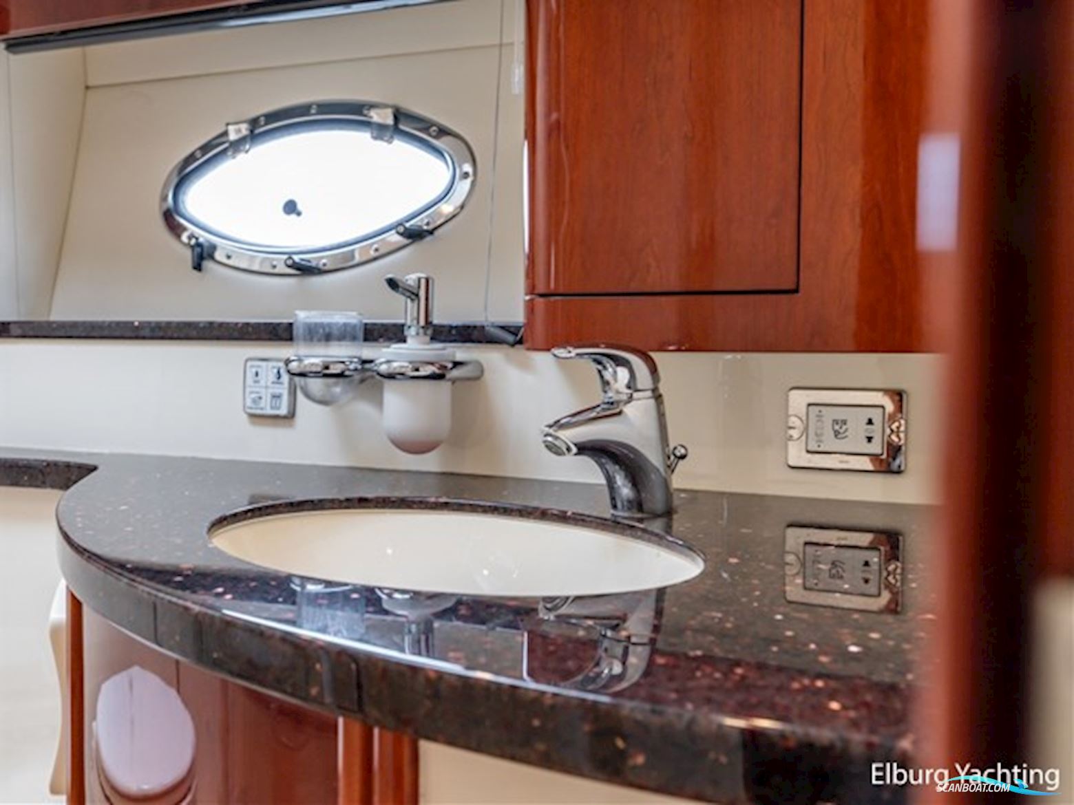 Fairline Phantom 50 - Flybridge 