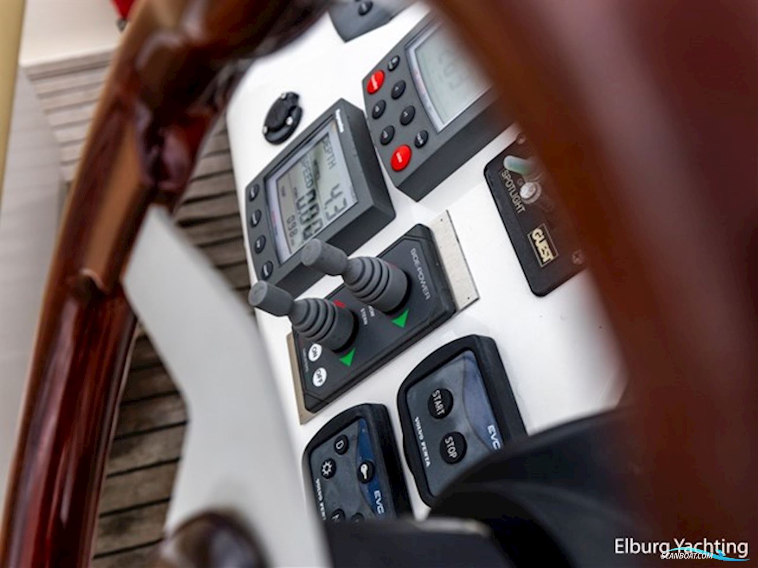 Fairline Phantom 50 - Flybridge 