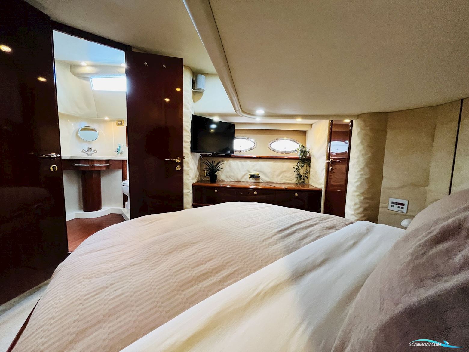 Fairline Squadron 52