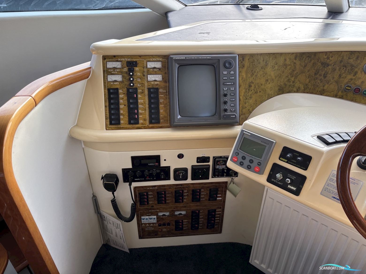 Fairline Squadron 52