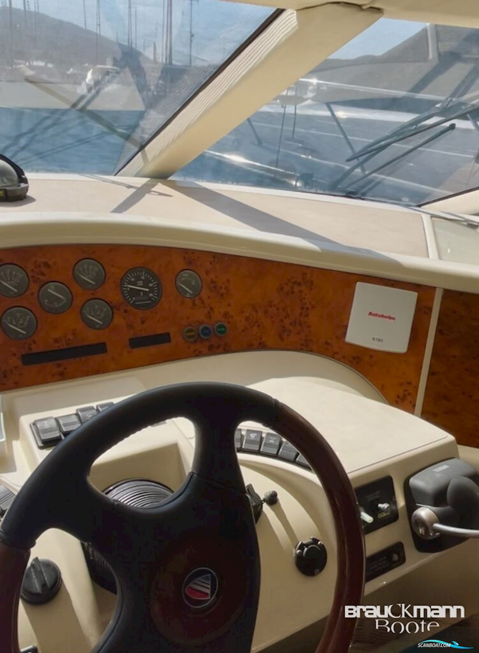 Fairline Squadron 52