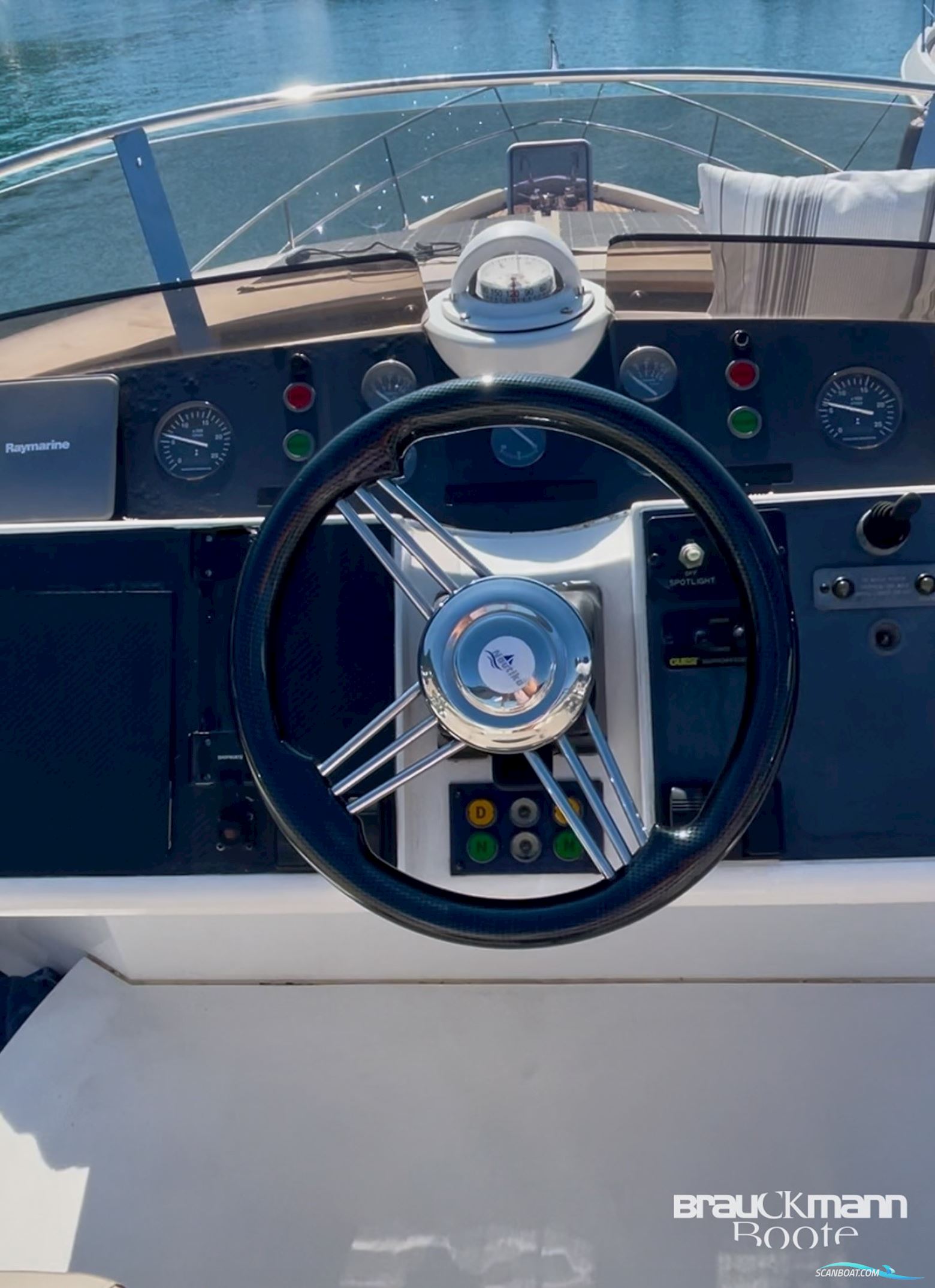 Fairline Squadron 52