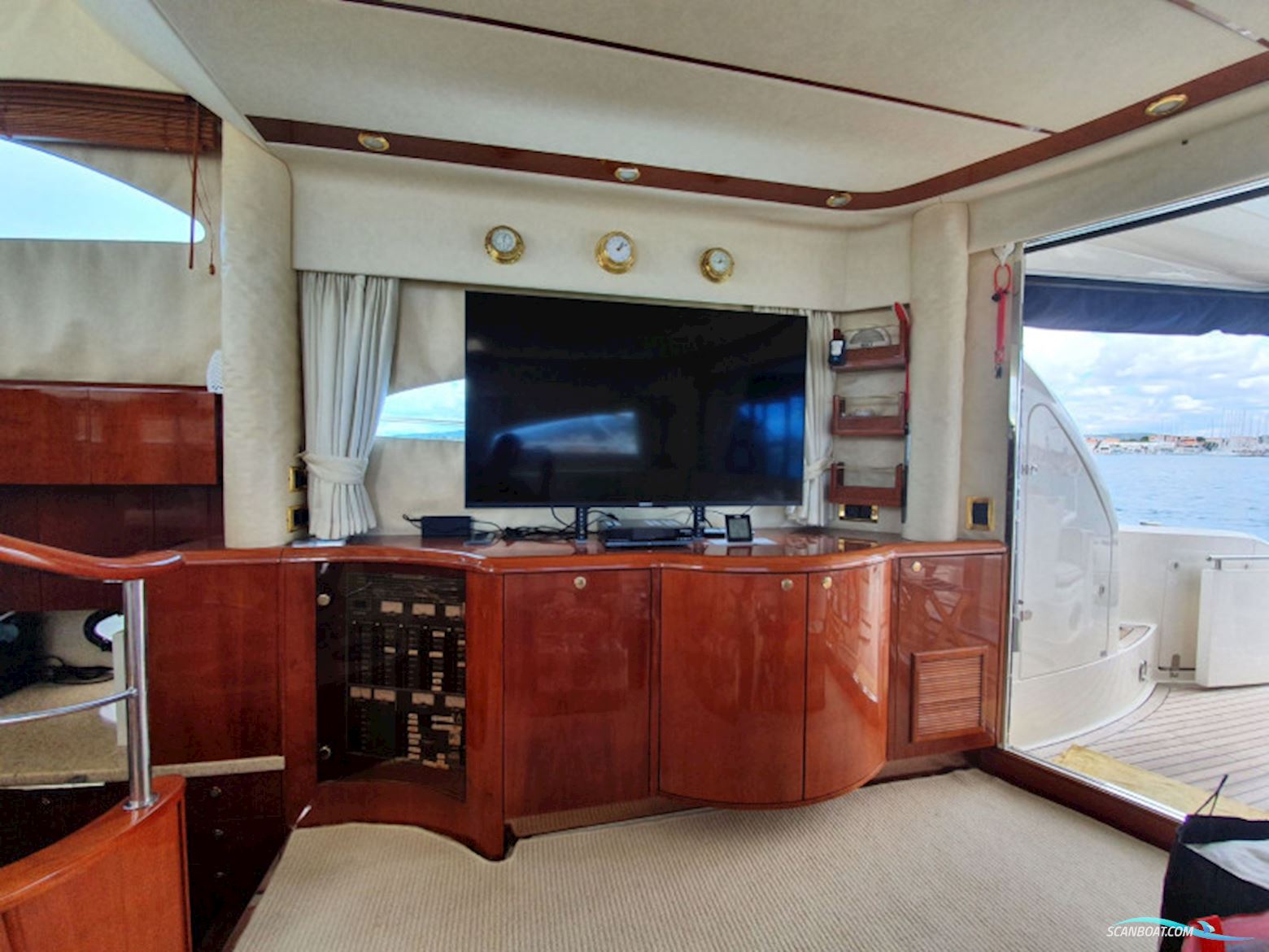 Fairline Squadron 55 Fly