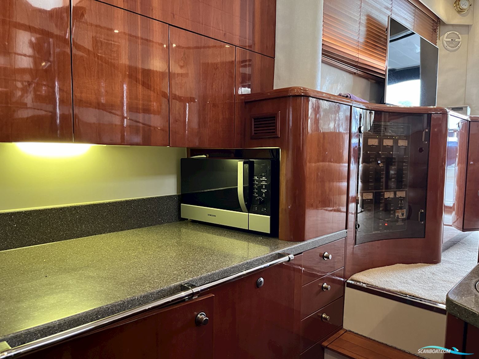 Fairline Squadron 55