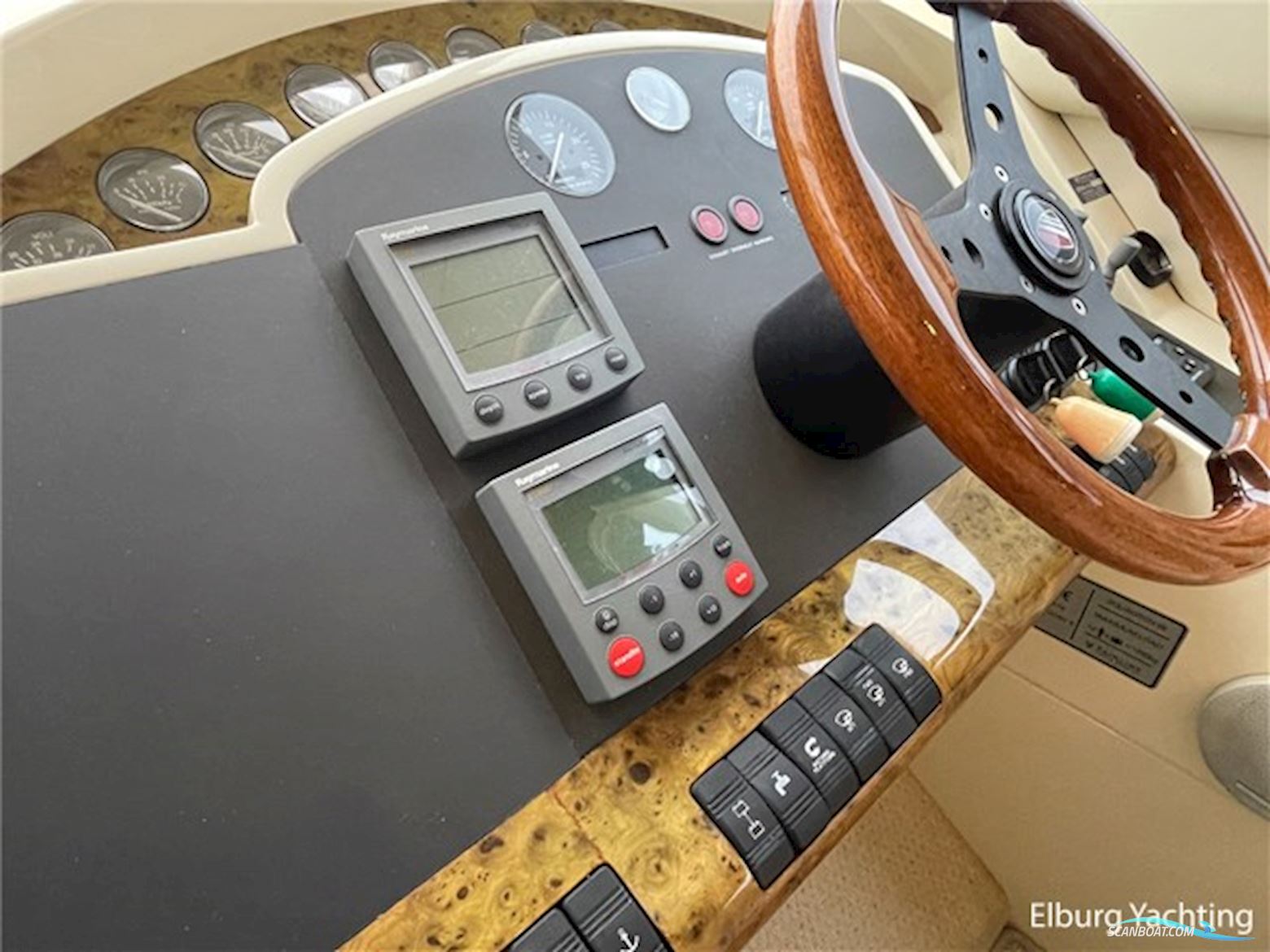 Fairline Squadron 55