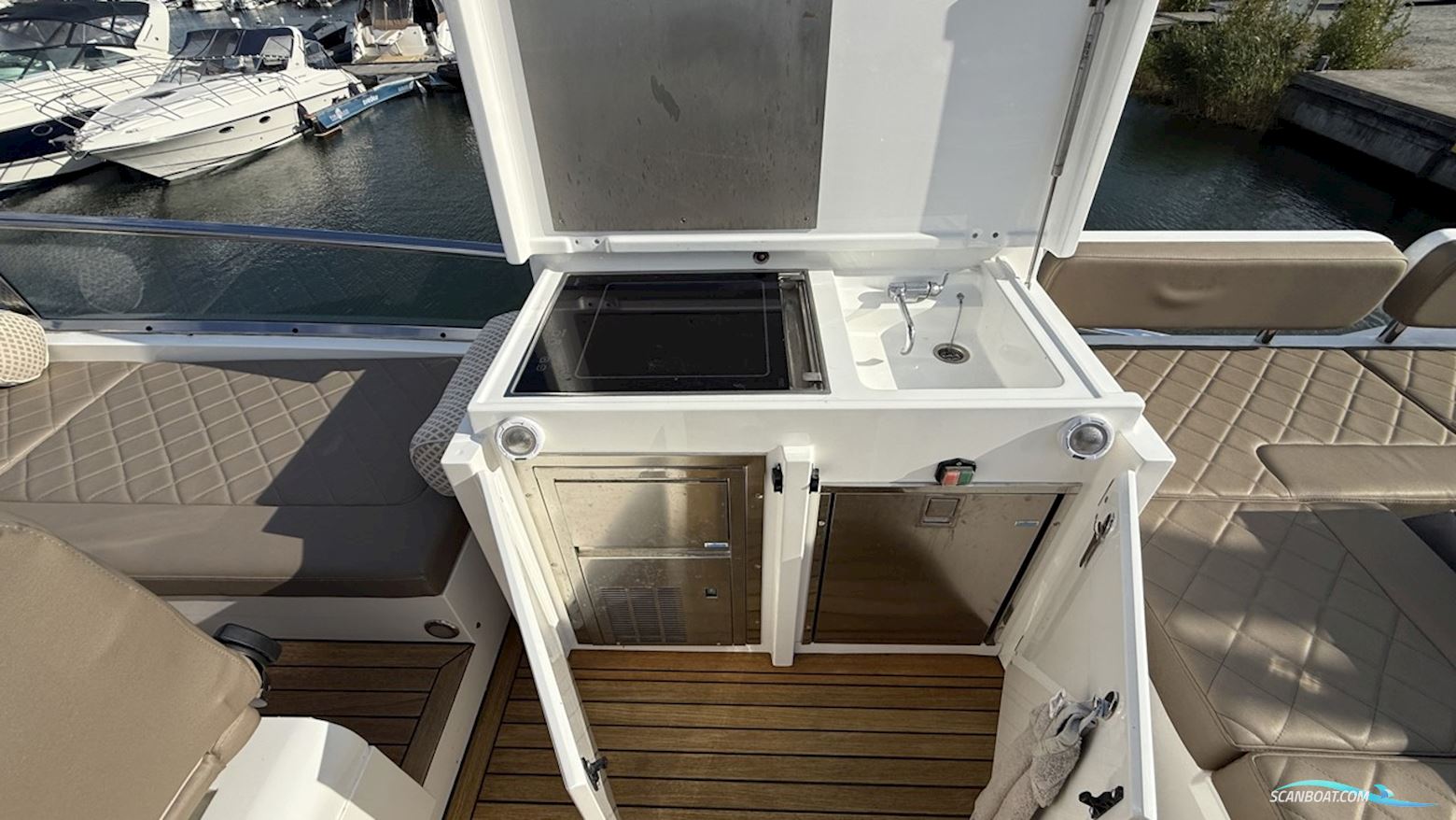 Fairline Squadron 55