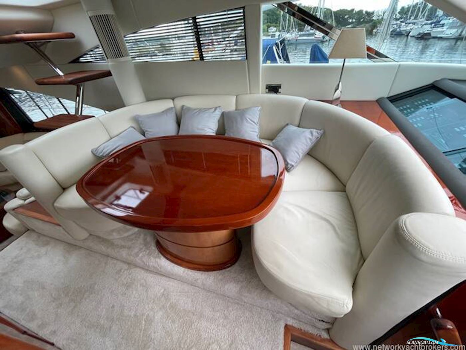 Fairline Squadron 58