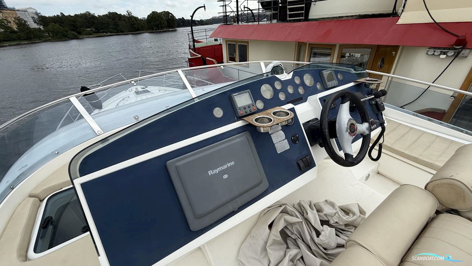 Fairline SQUADRON 58
