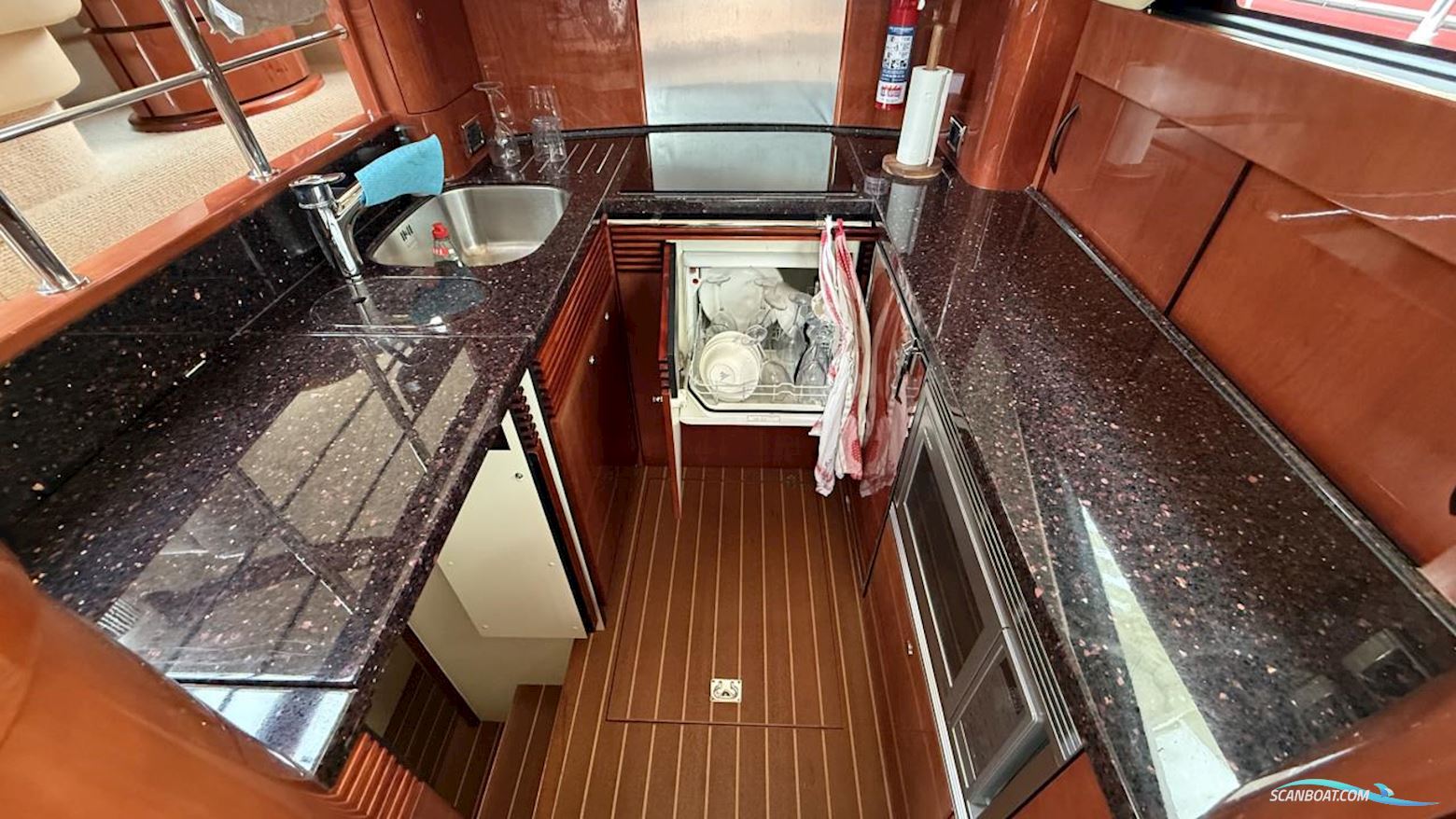 Fairline SQUADRON 58