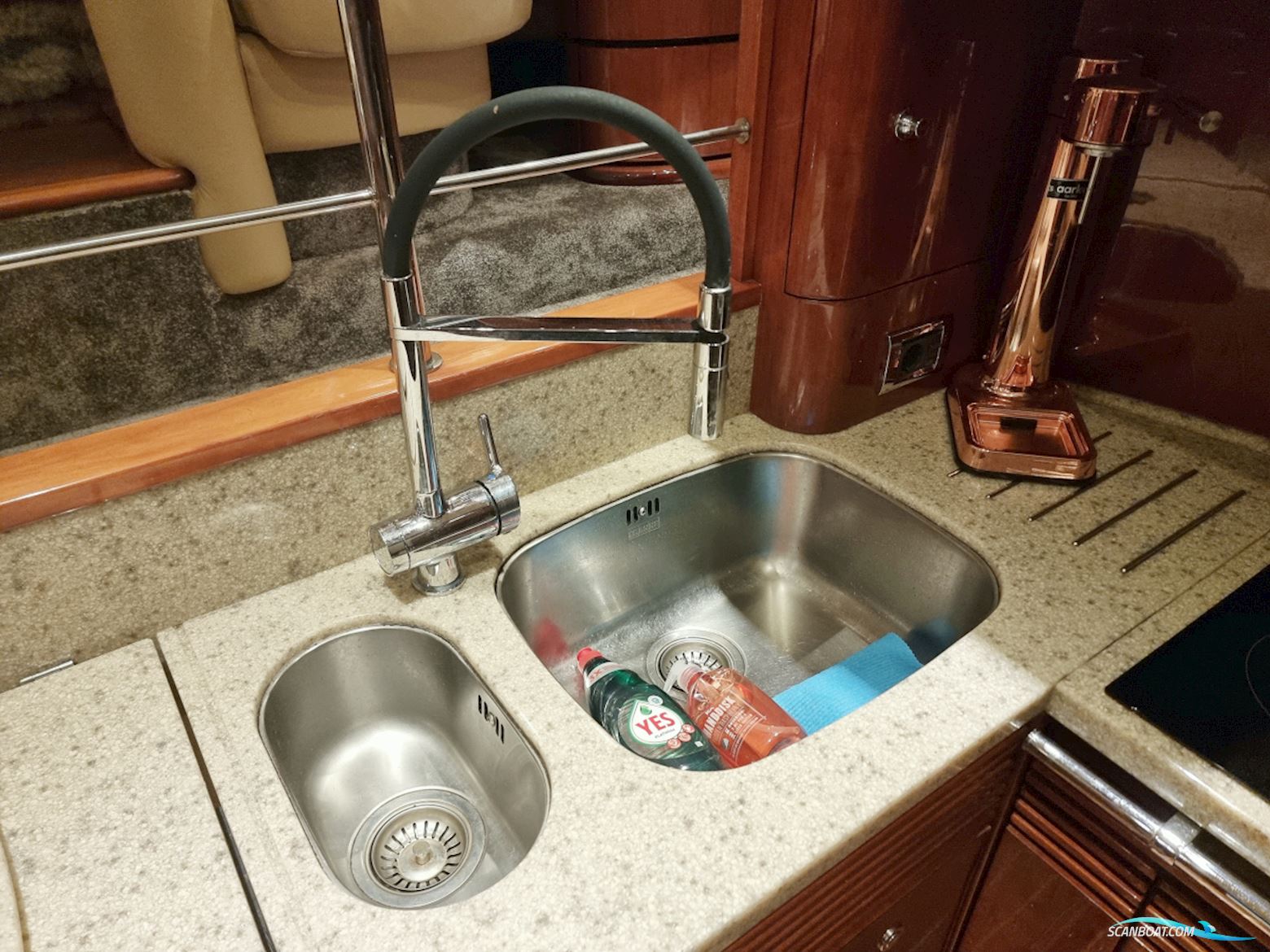 Fairline Squadron 58 Volvo Penta D12-715 EVC