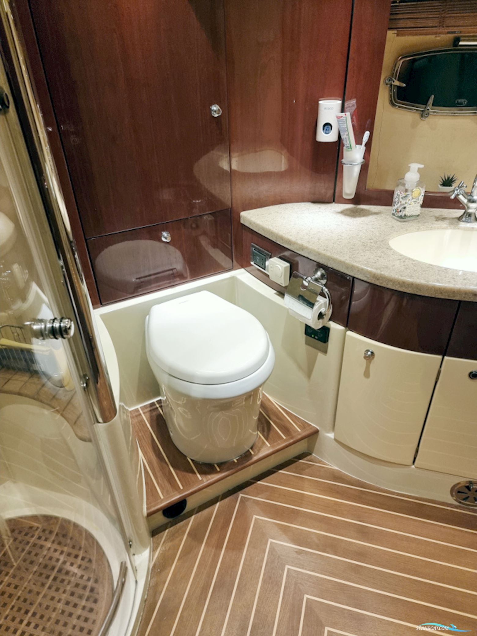Fairline Squadron 58 Volvo Penta D12-715 Evc