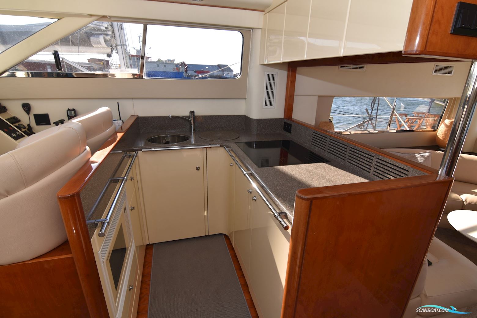 Fairline Squadron 59