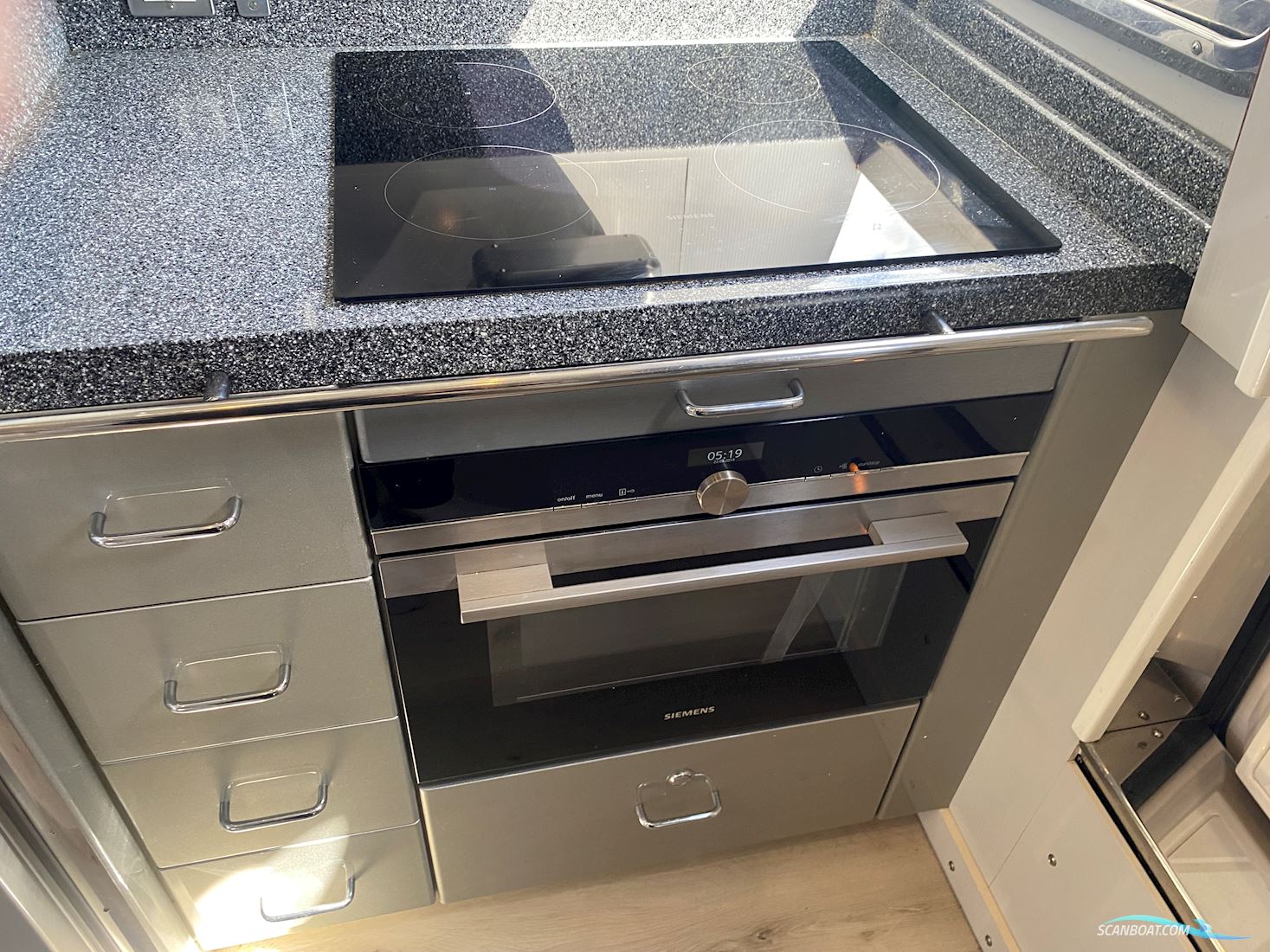 Fairline Squadron 65