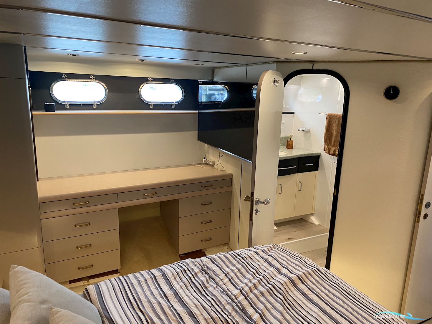 Fairline Squadron 65