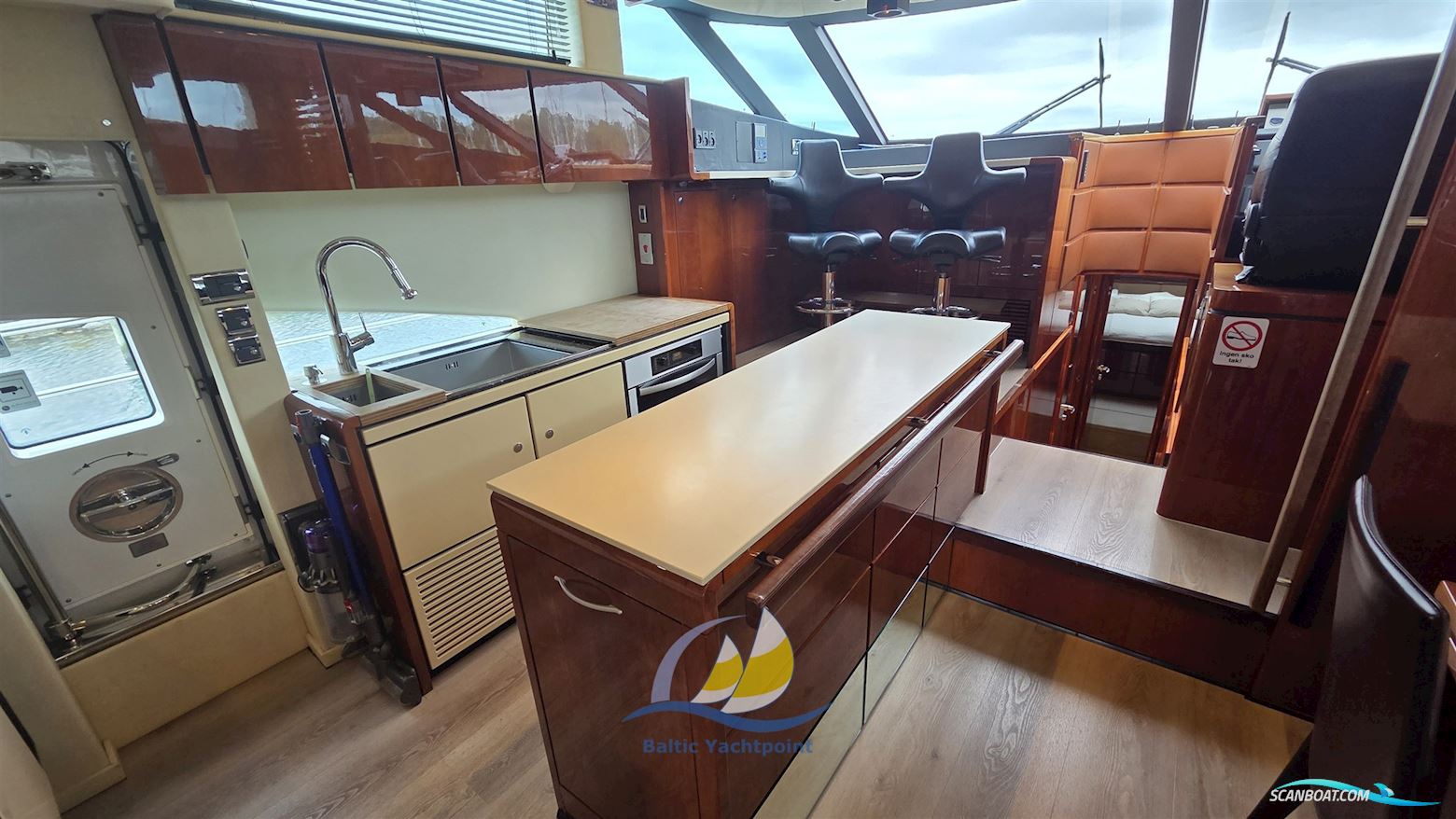 Fairline Squadron 68