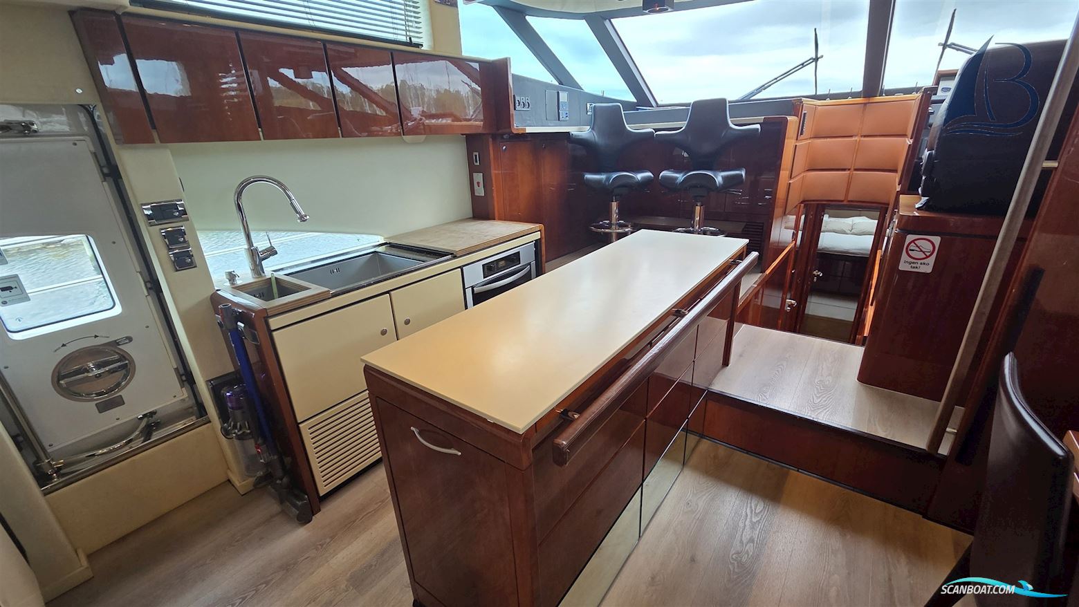 Fairline Squadron 68