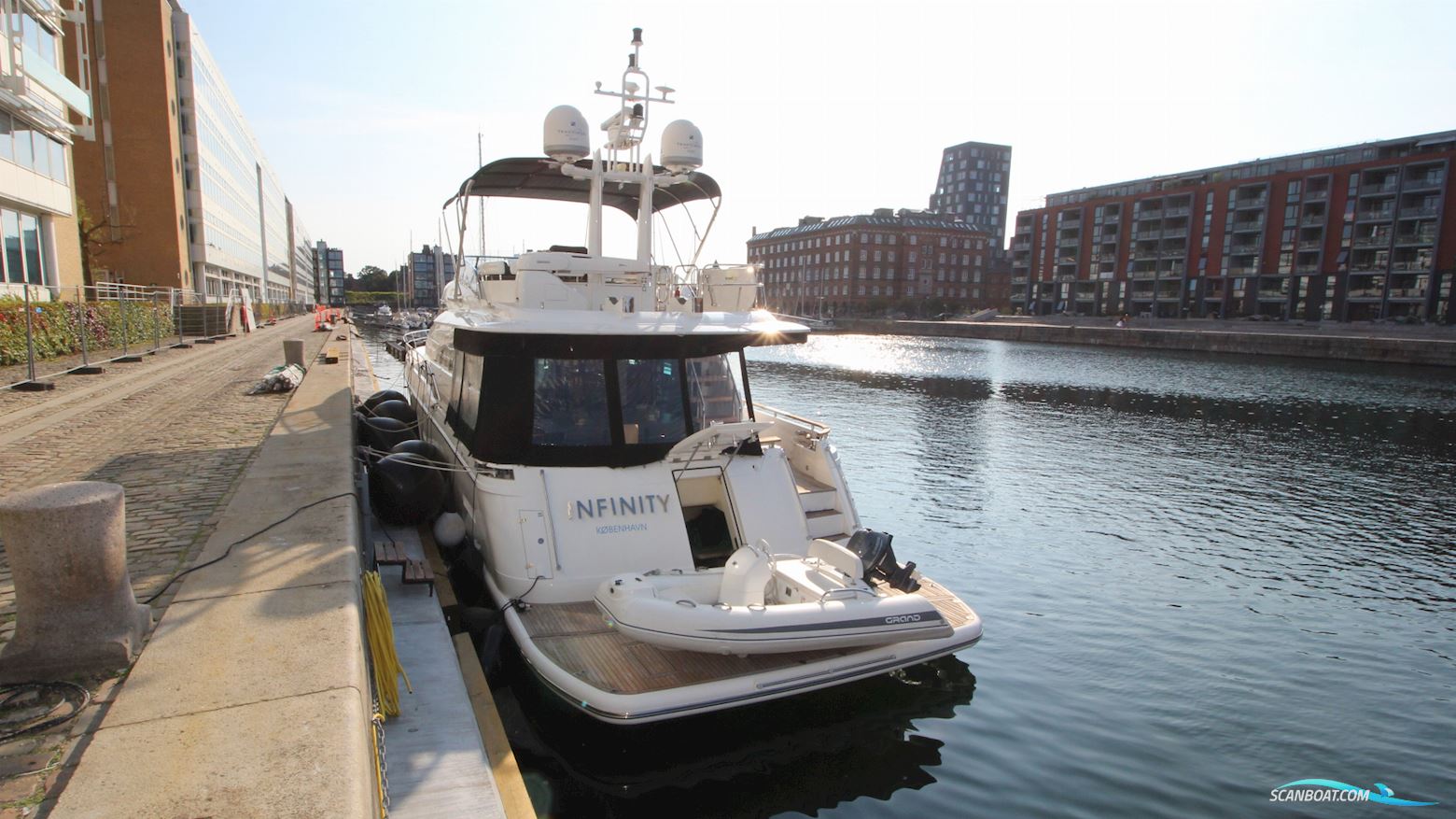 Fairline Squadron 70