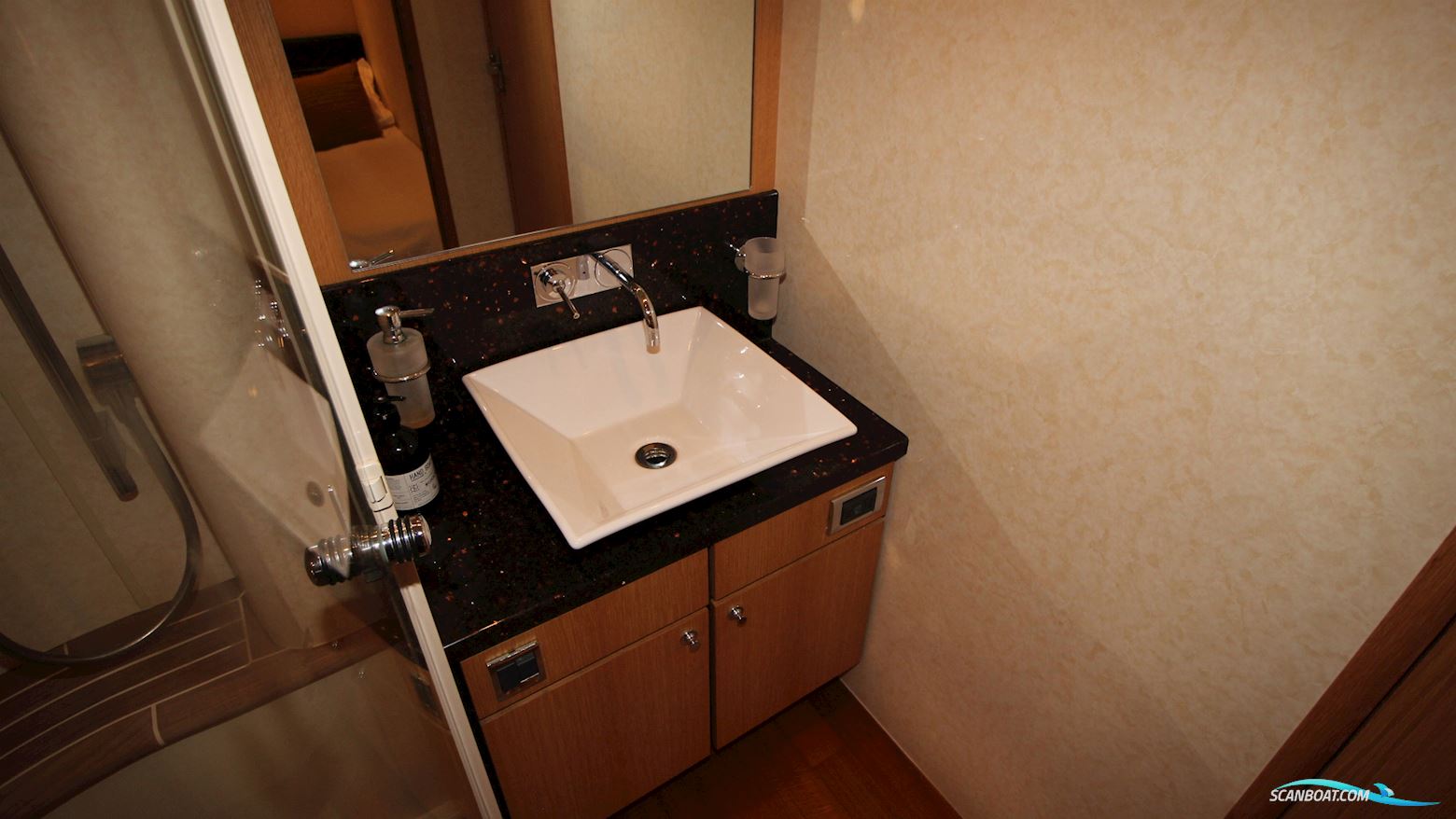 Fairline Squadron 70