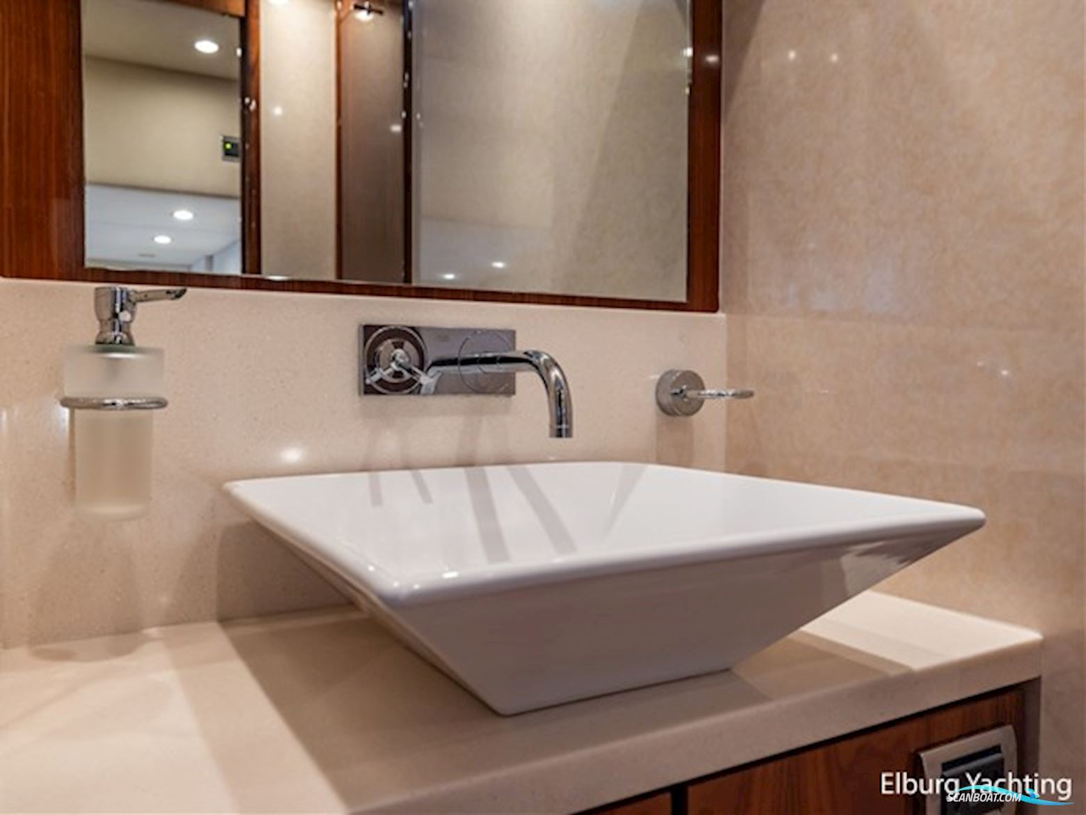 Fairline Squadron 70