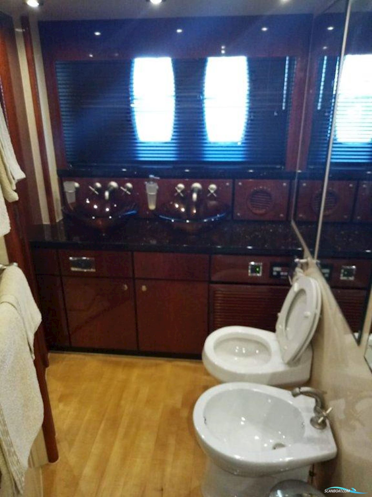Fairline Squadron 74