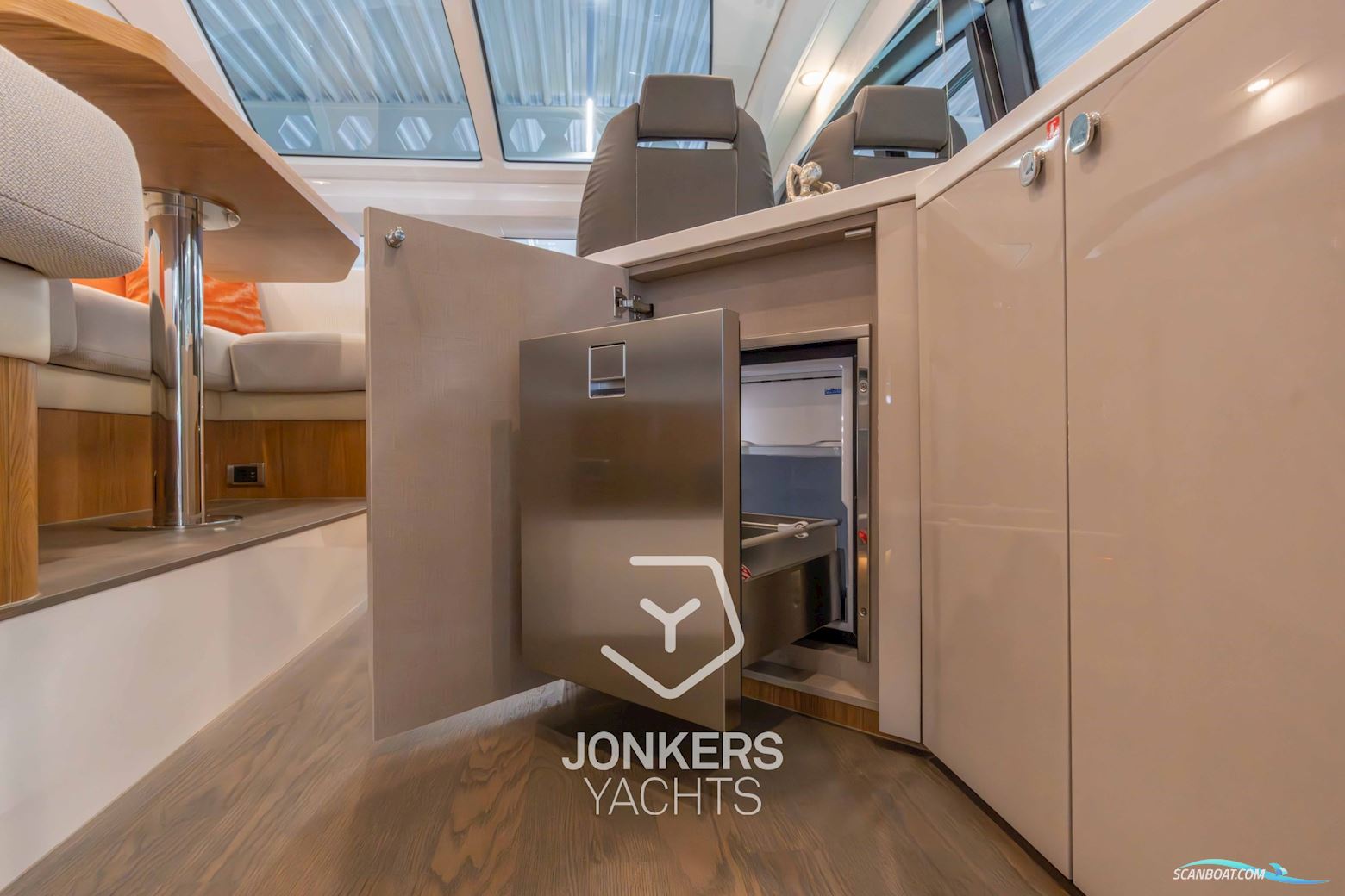 Fairline Targa 45 GT- MODEL 2025 WITH OAK SATIN TIMBER