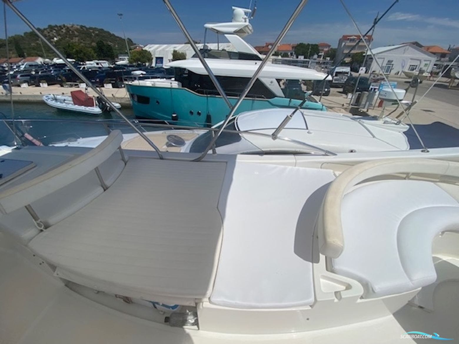 Ferretti 530