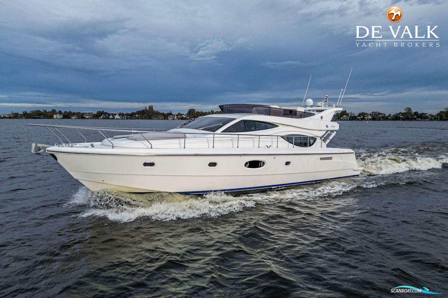 Ferretti 550
