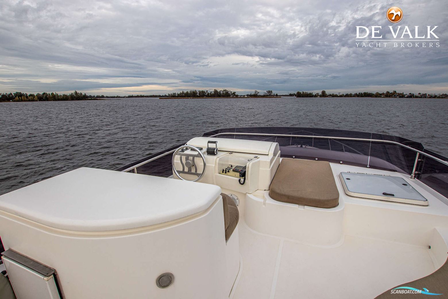 Ferretti 550