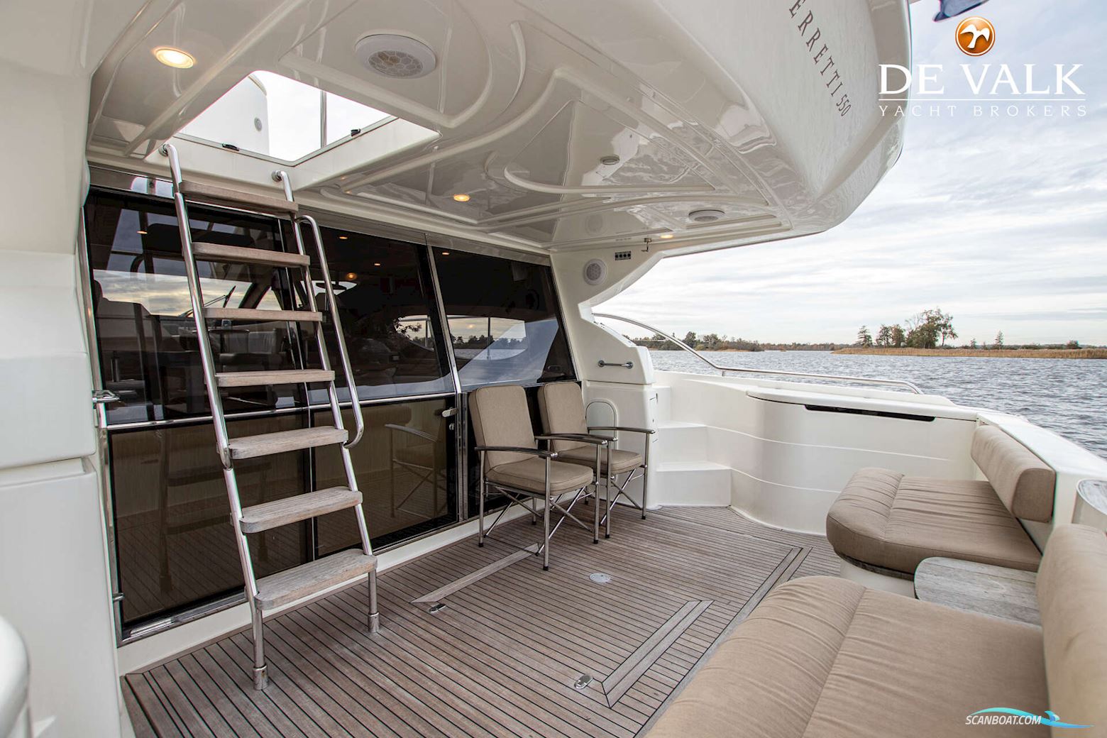 Ferretti 550