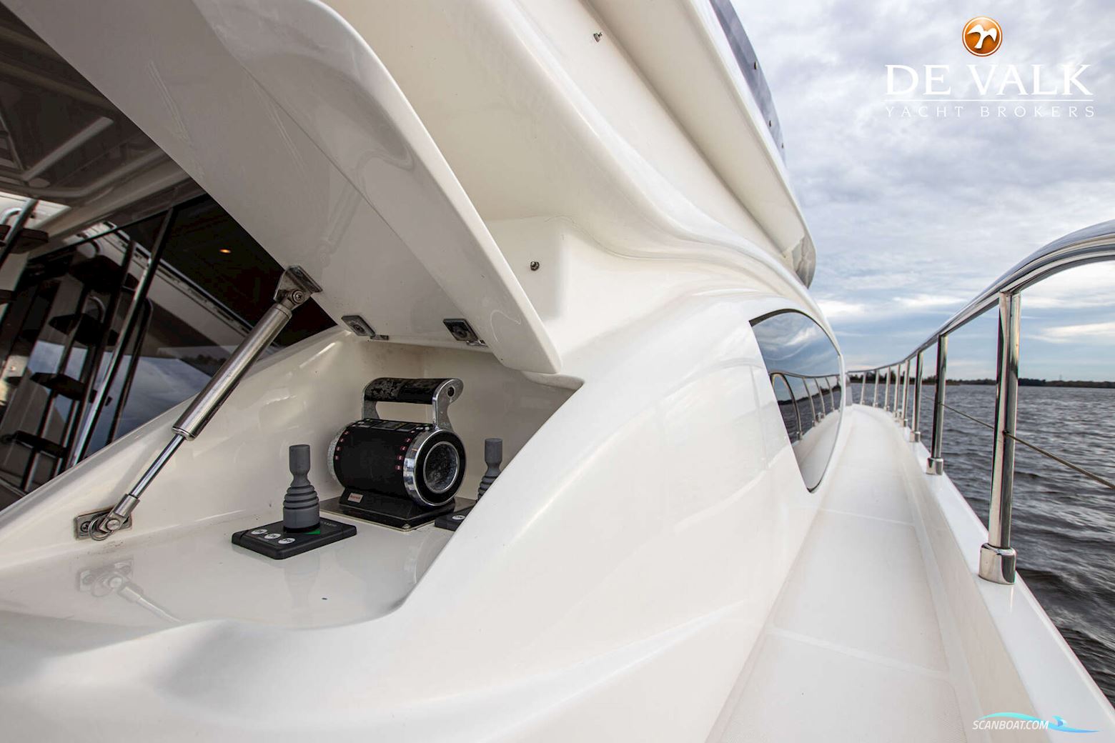 Ferretti 550