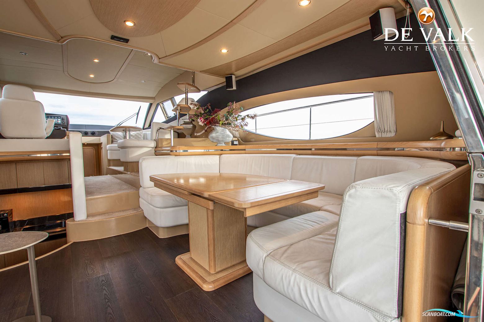 Ferretti 550