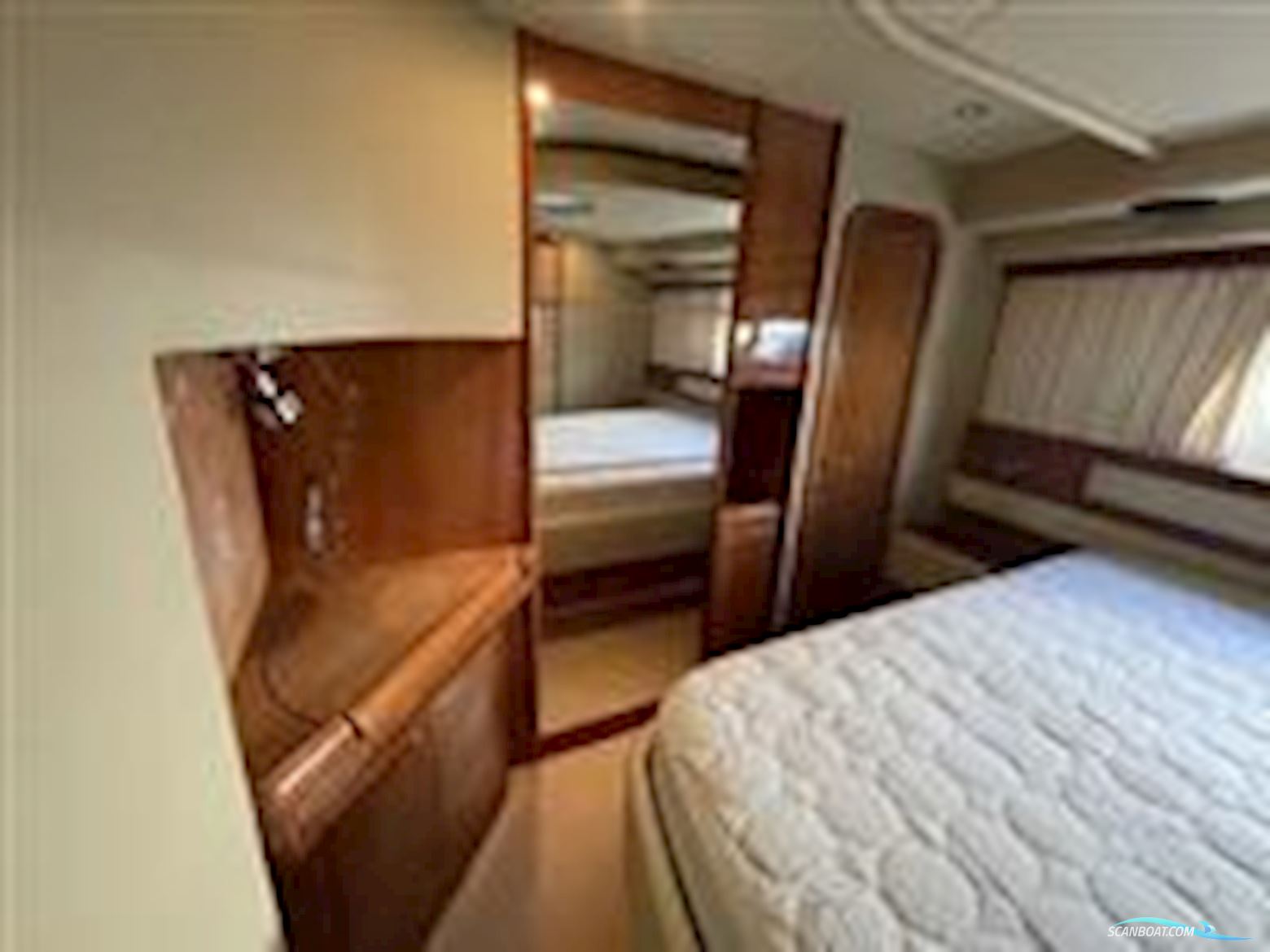 Ferretti 590