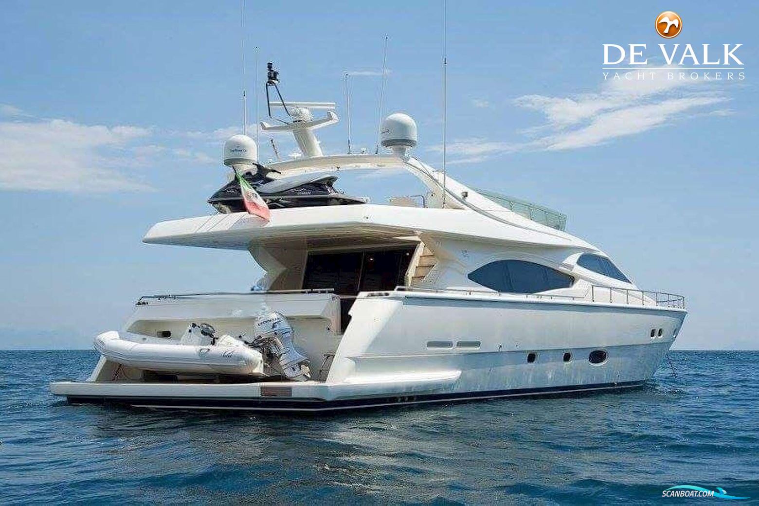 Ferretti 760