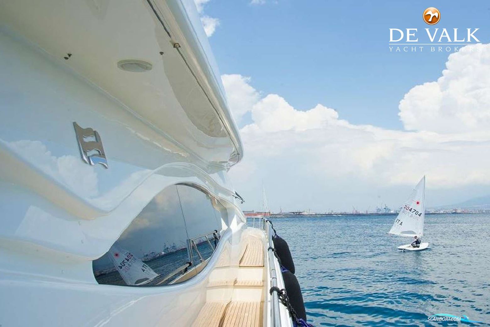 Ferretti 760