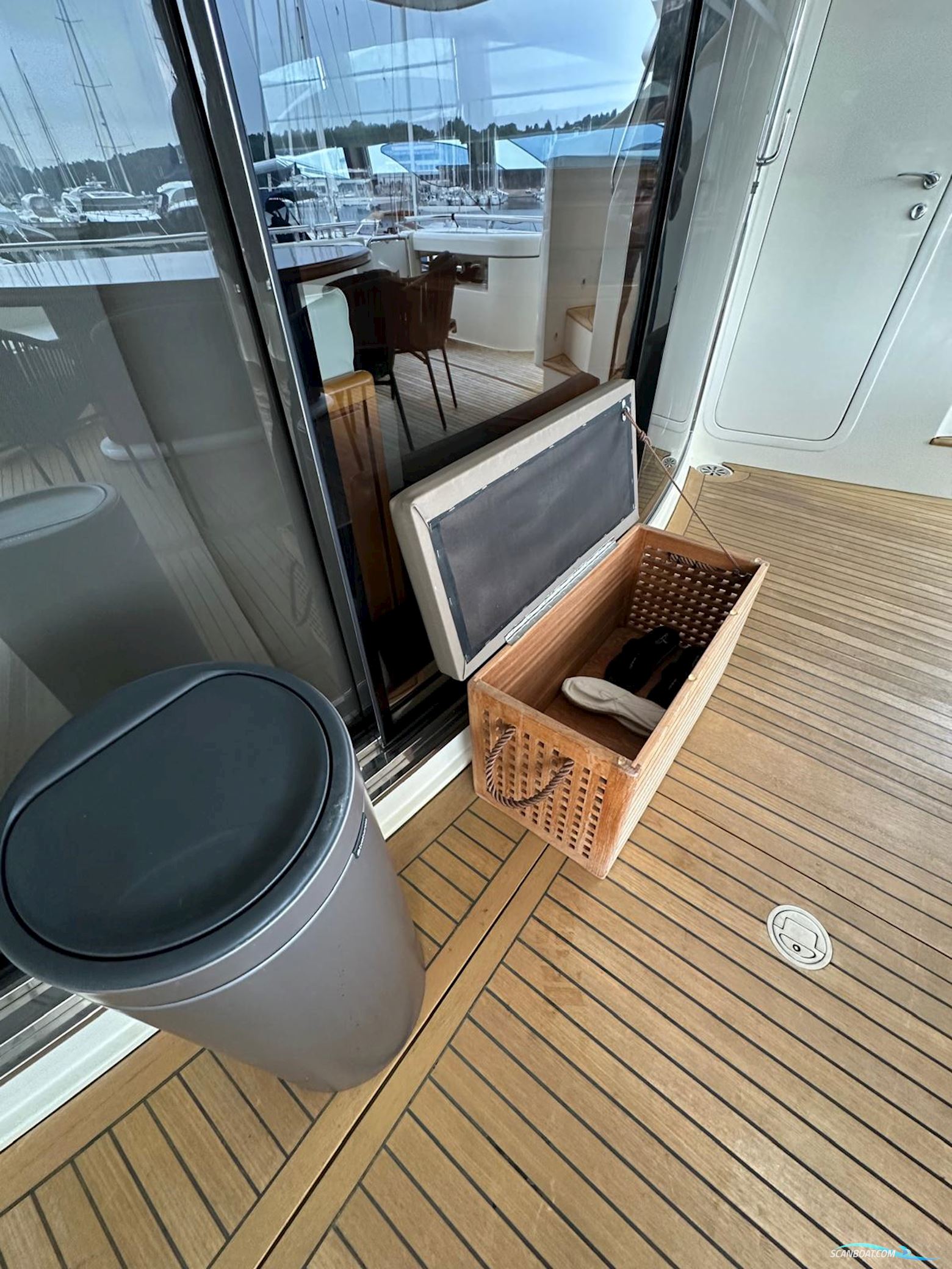 Ferretti Custom LINE 94