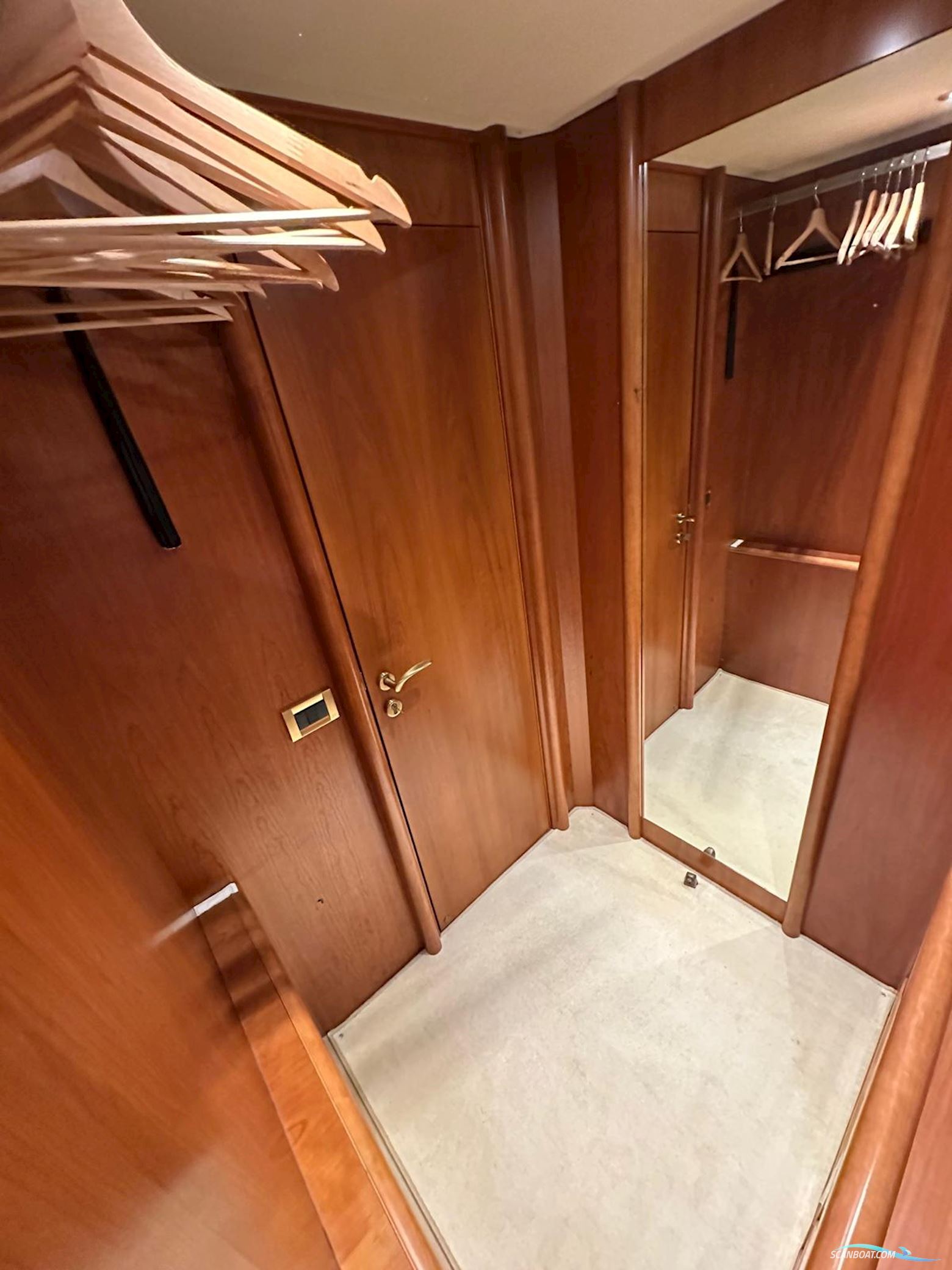 Ferretti Custom LINE 94