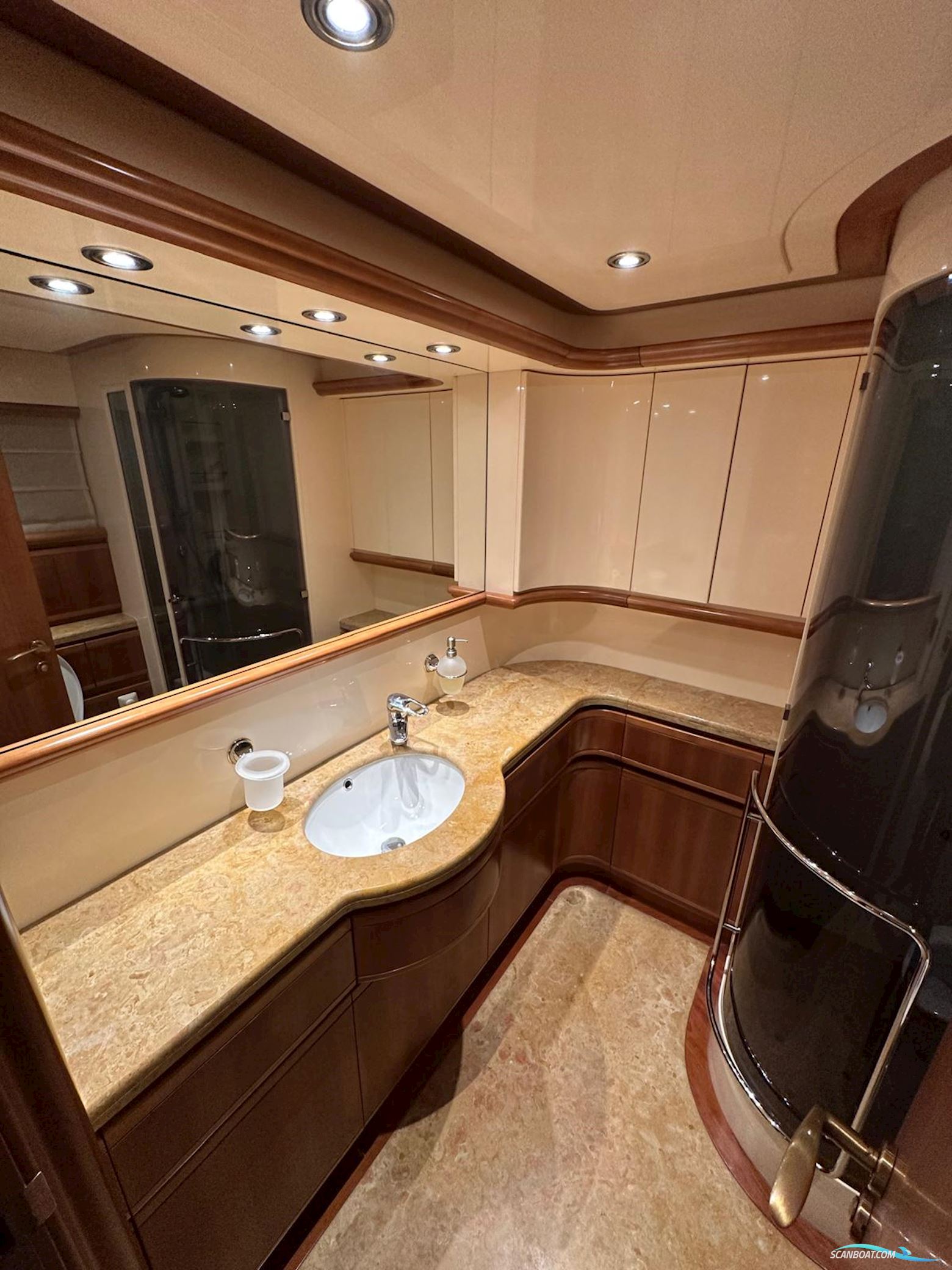 Ferretti Custom LINE 94