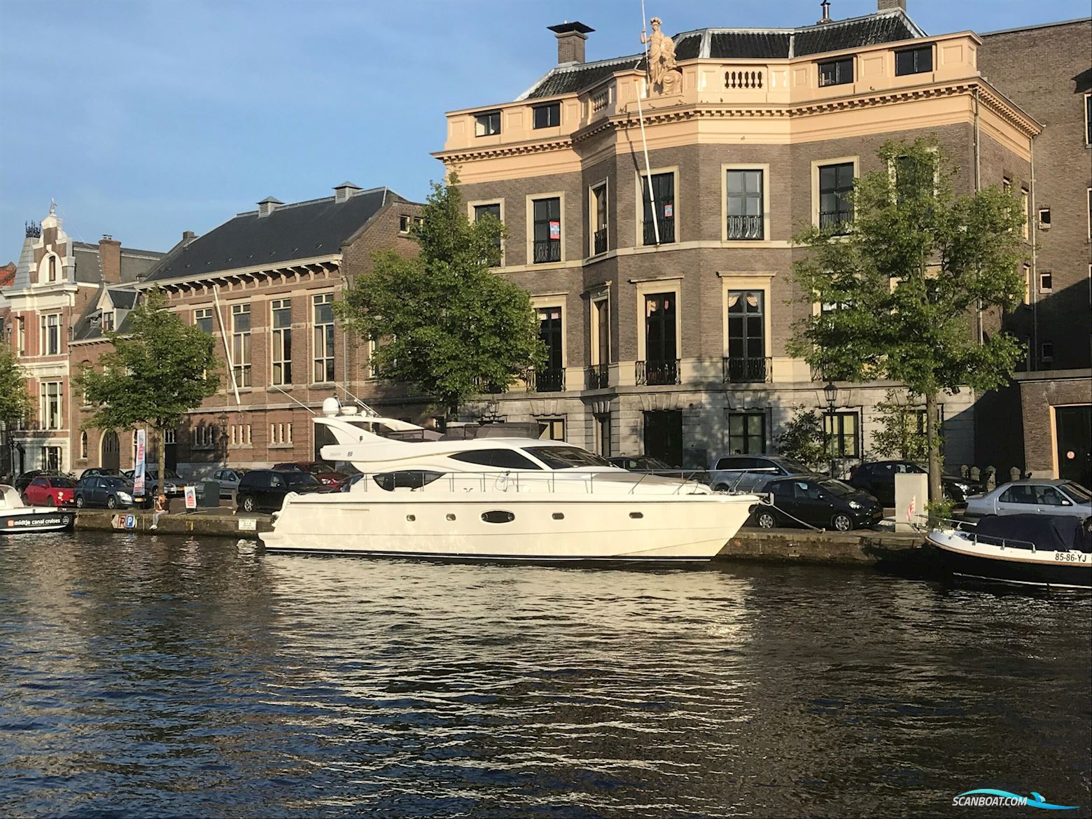 Ferretti Yachts 550