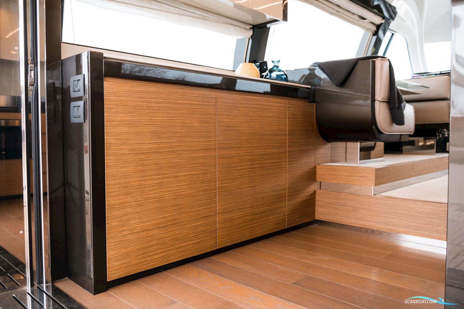 Ferretti Yachts 550