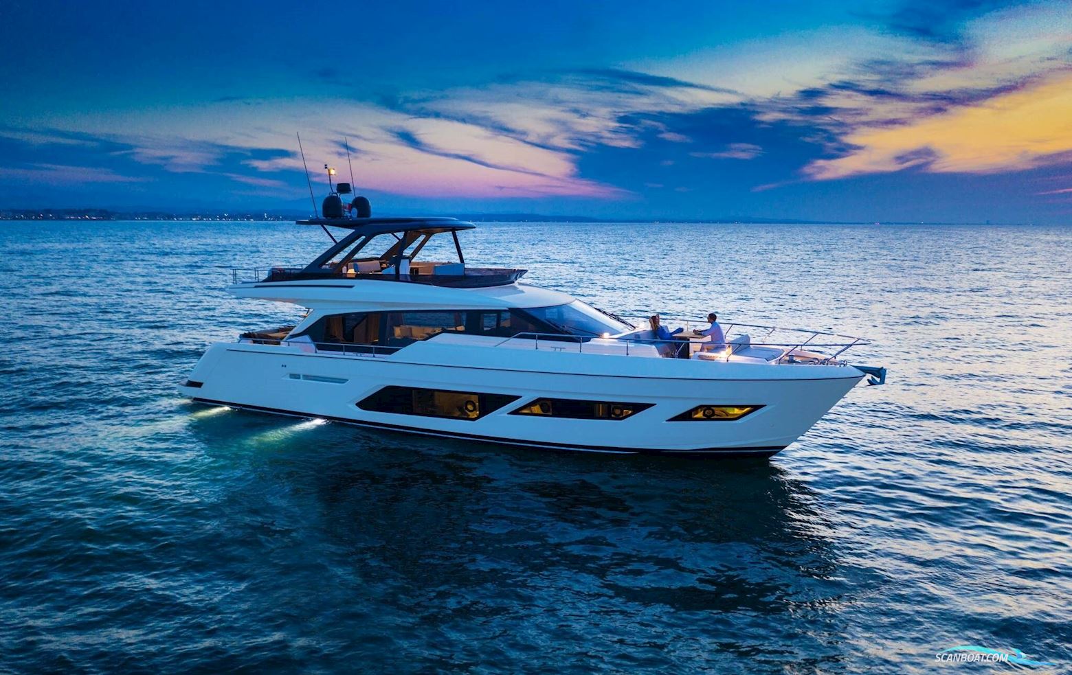 Ferretti Yachts 720