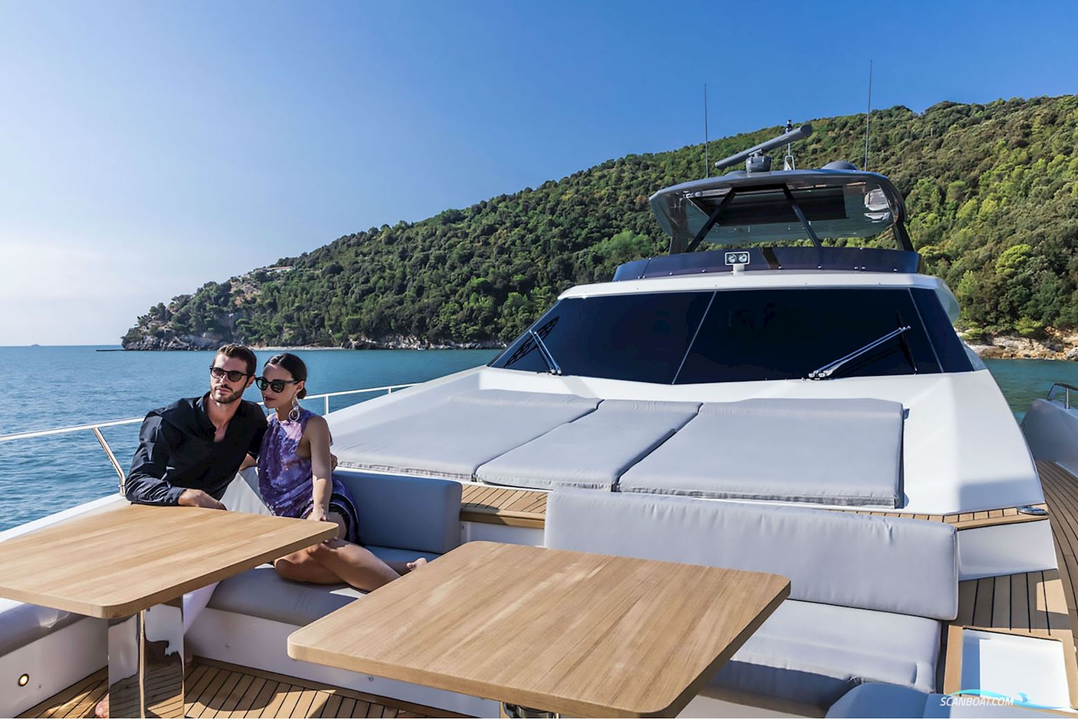 Ferretti Yachts 920
